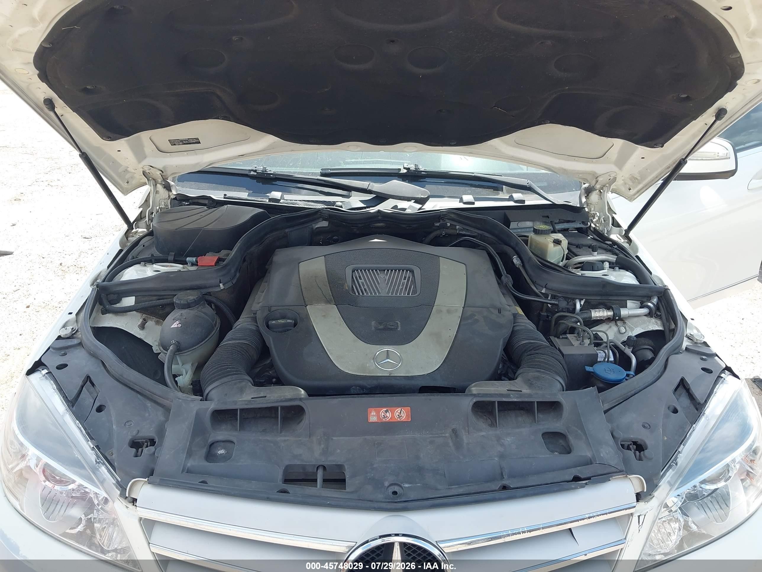 2009 Mercedes-benz C 300 Luxury/sport White vin: WDDGF54X09R054785