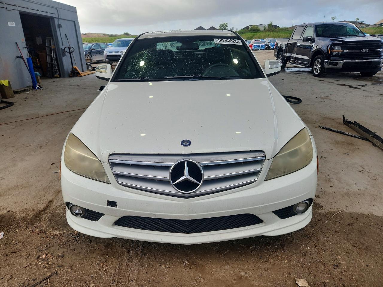 2009 Mercedes-benz C 300 White vin: WDDGF54X09R058397