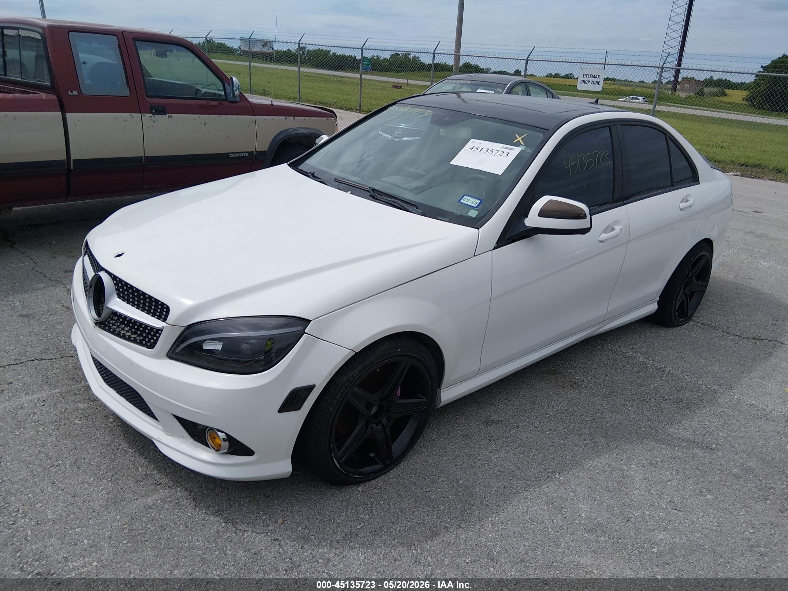 2009 Mercedes-benz C 300 Luxury/sport White vin: WDDGF54X09R070890