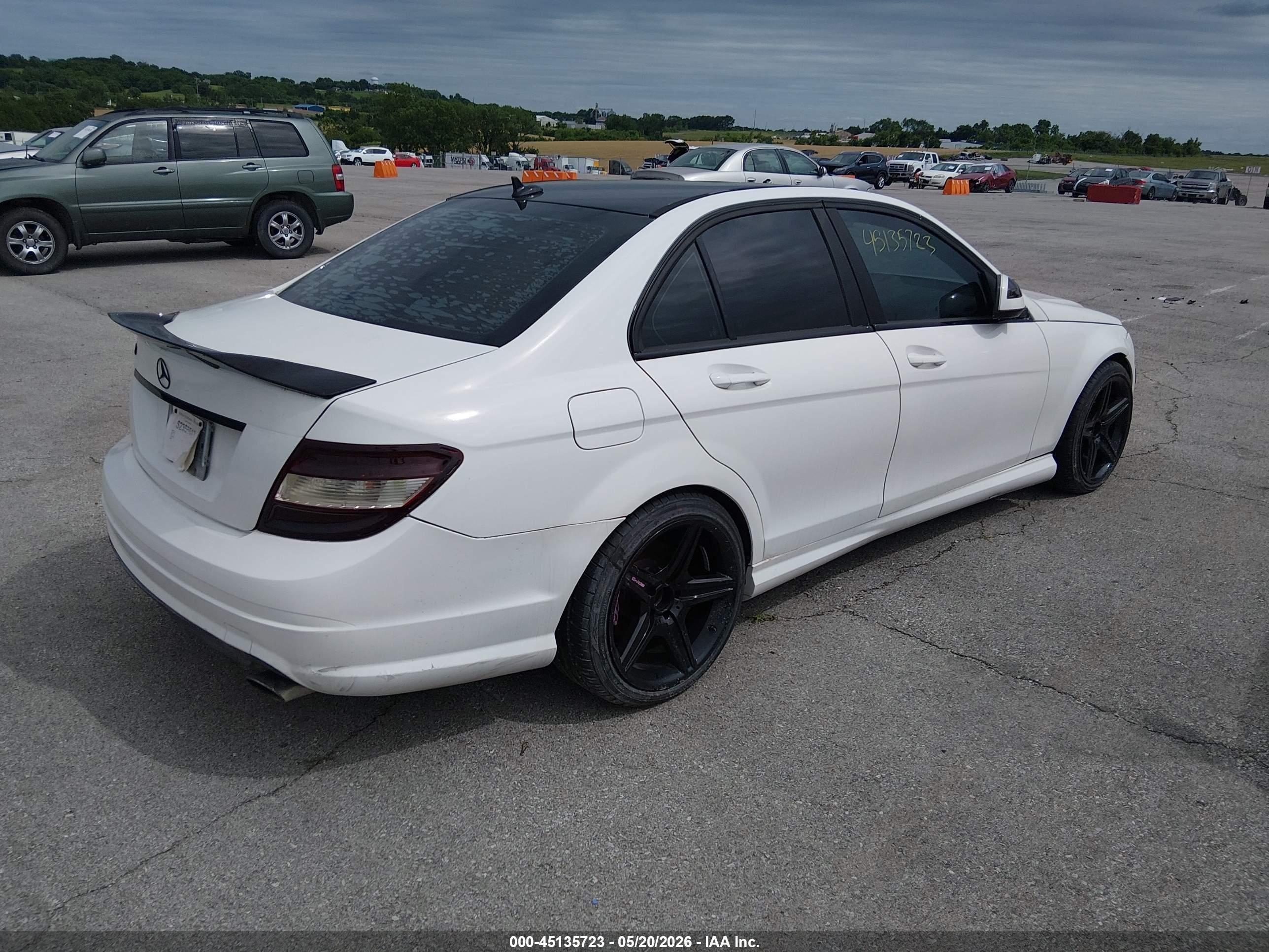2009 Mercedes-benz C 300 Luxury/sport White vin: WDDGF54X09R070890