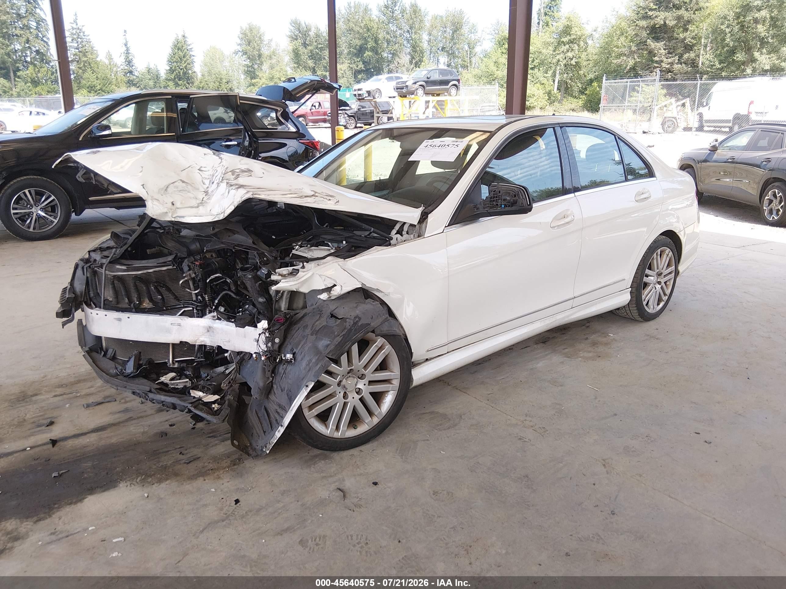 2008 Mercedes-benz C 300 Luxury/sport White vin: WDDGF54X18F072406