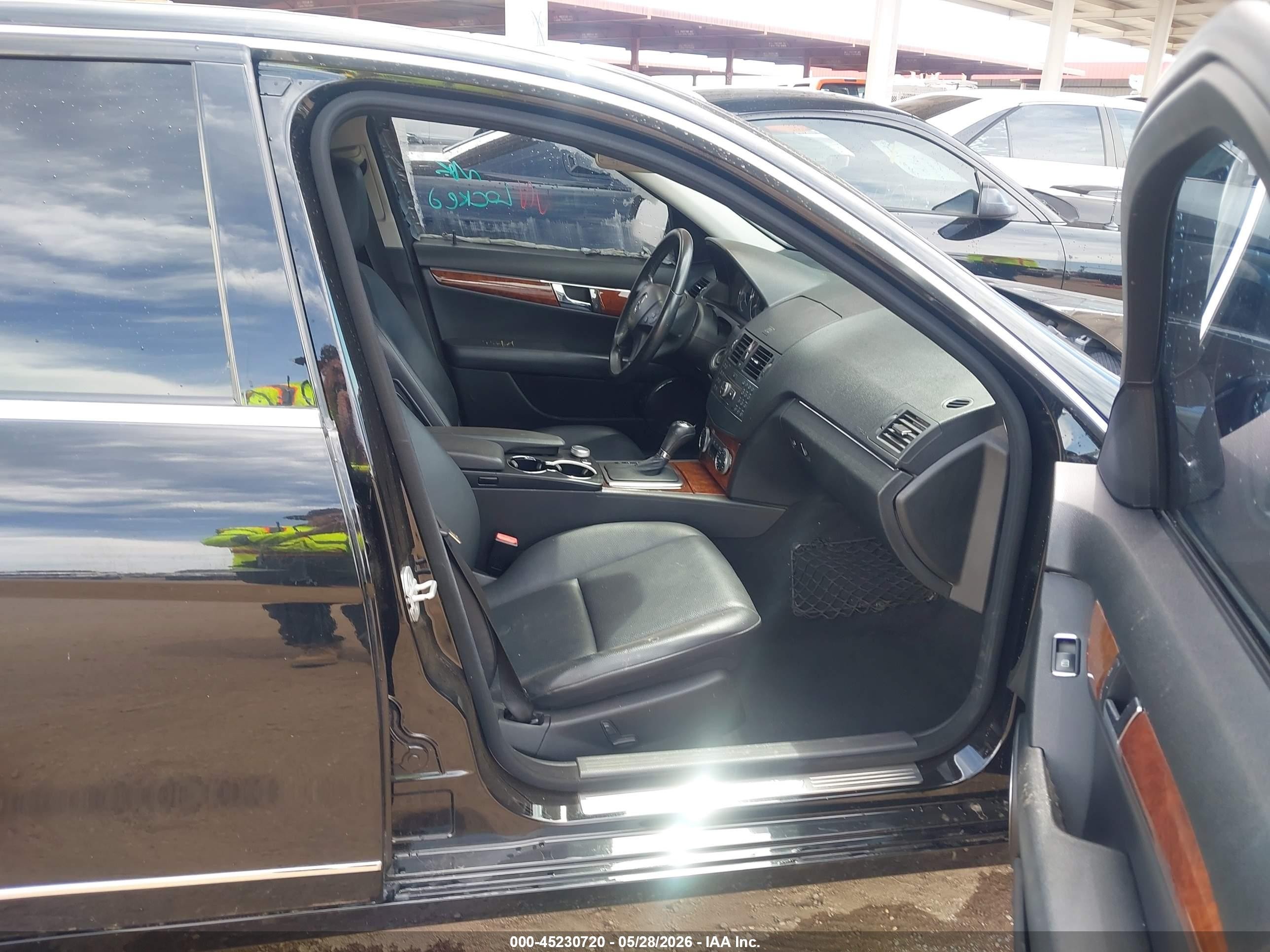 2008 Mercedes-benz C 300 Luxury/sport Black vin: WDDGF54X18F081705