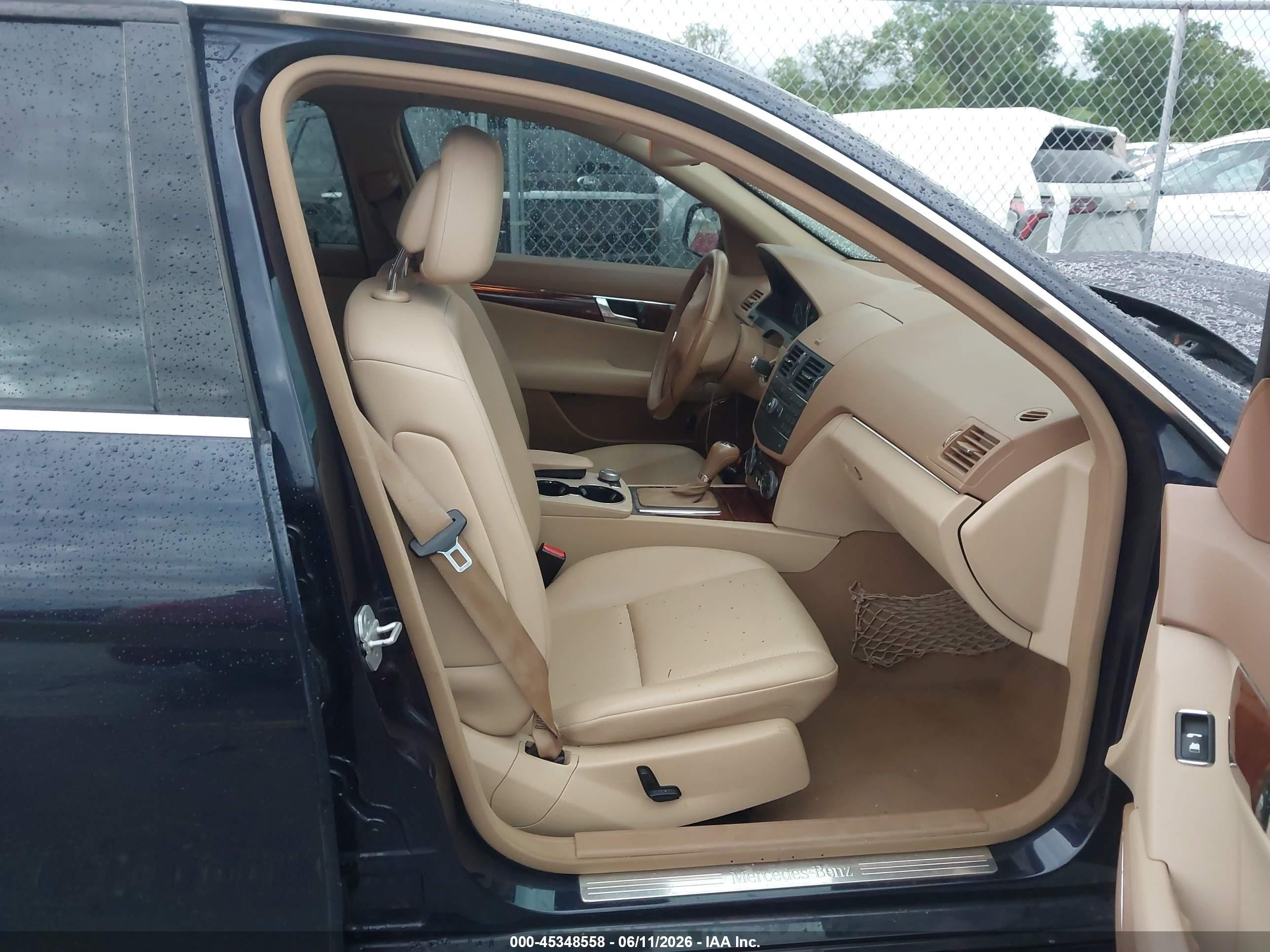 2008 Mercedes-benz C 300 Blue vin: WDDGF54X18F085107