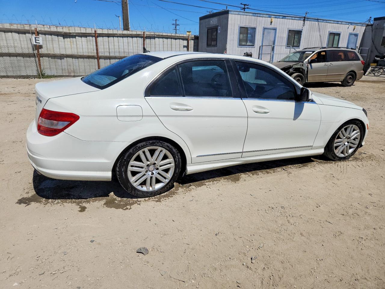 2008 Mercedes-benz C 300 Белый vin: WDDGF54X18F088265