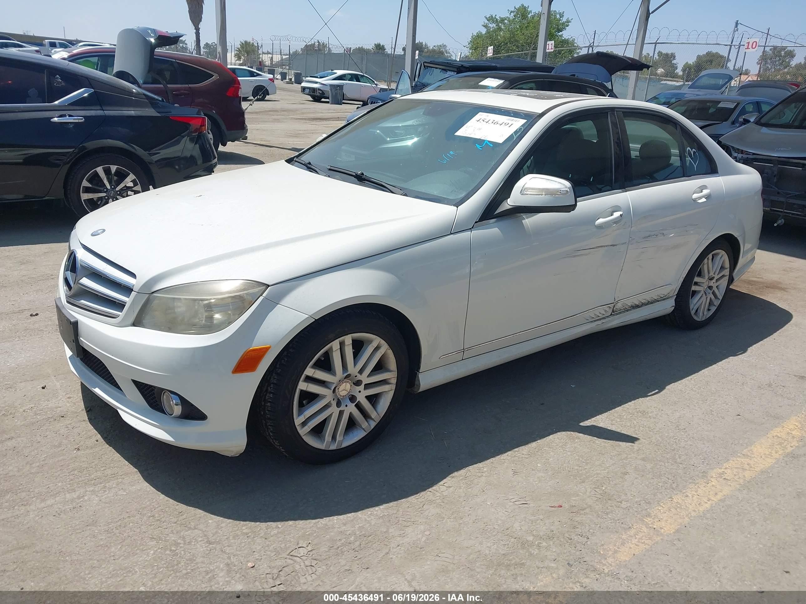2008 Mercedes-benz C 300 Luxury/sport White vin: WDDGF54X18R018635
