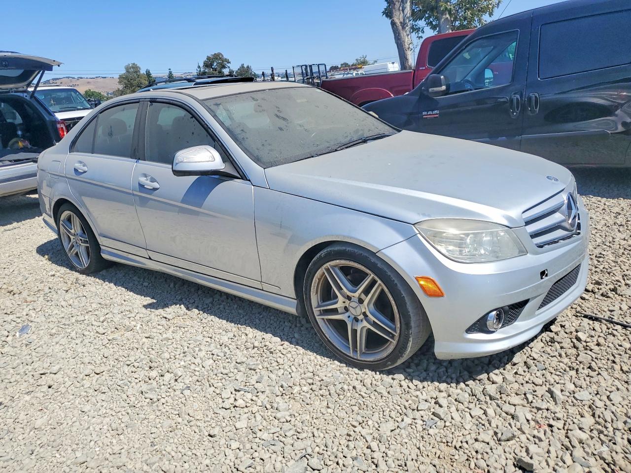 2009 Mercedes-benz C 300 Silver vin: WDDGF54X19F208289