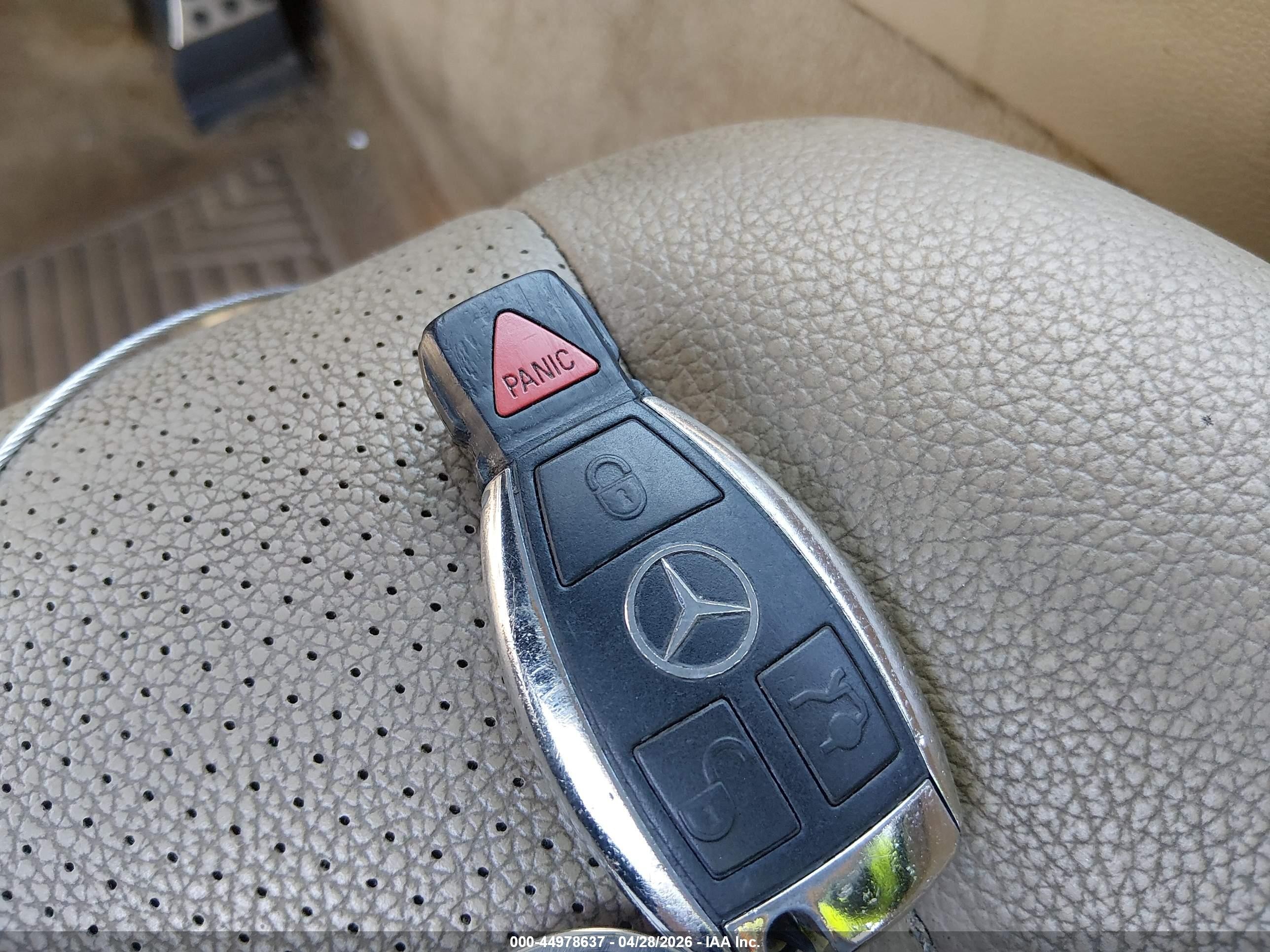 2009 Mercedes-benz C 300 Sport White vin: WDDGF54X19F228722