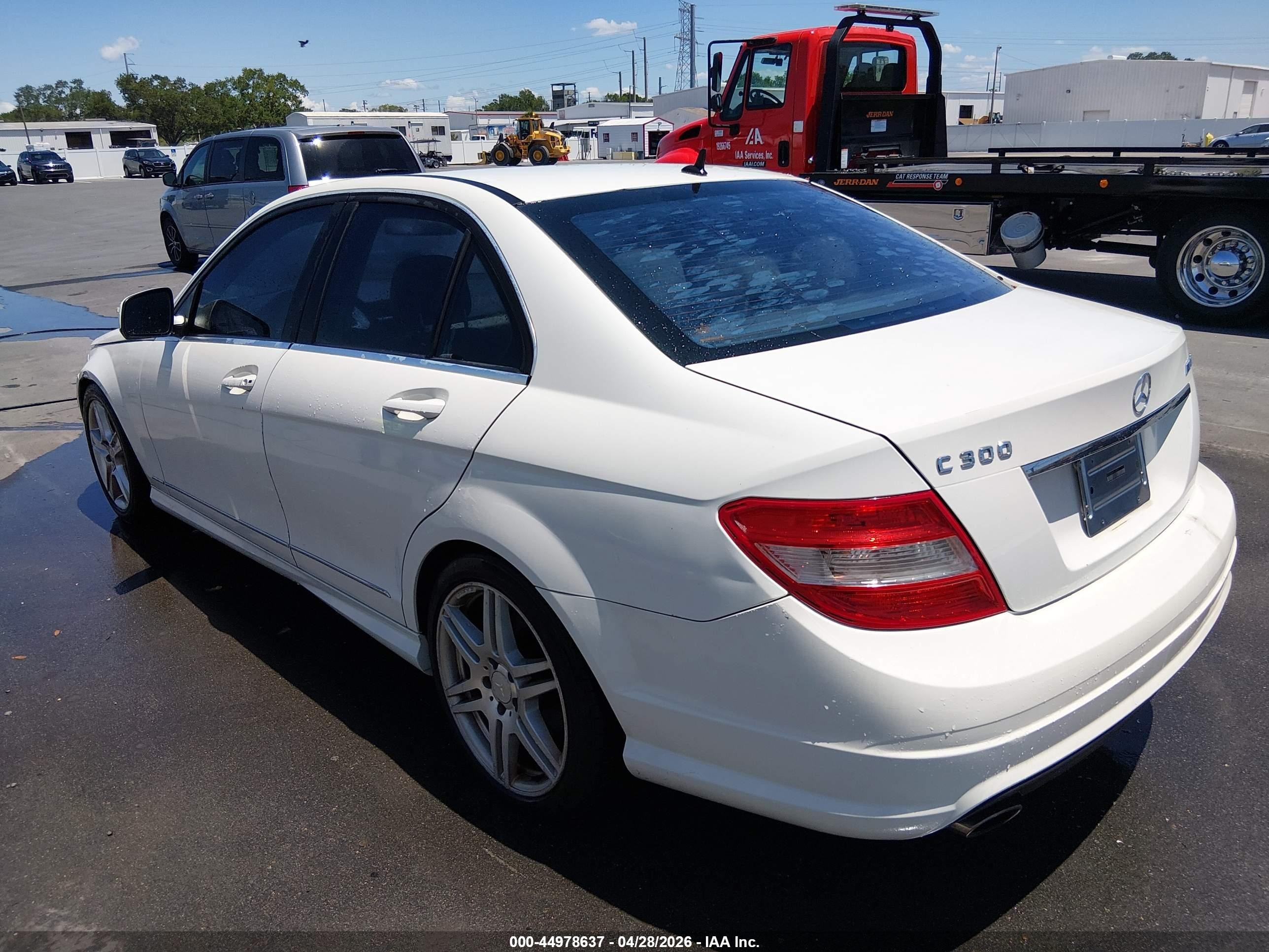 2009 Mercedes-benz C 300 Sport White vin: WDDGF54X19F228722