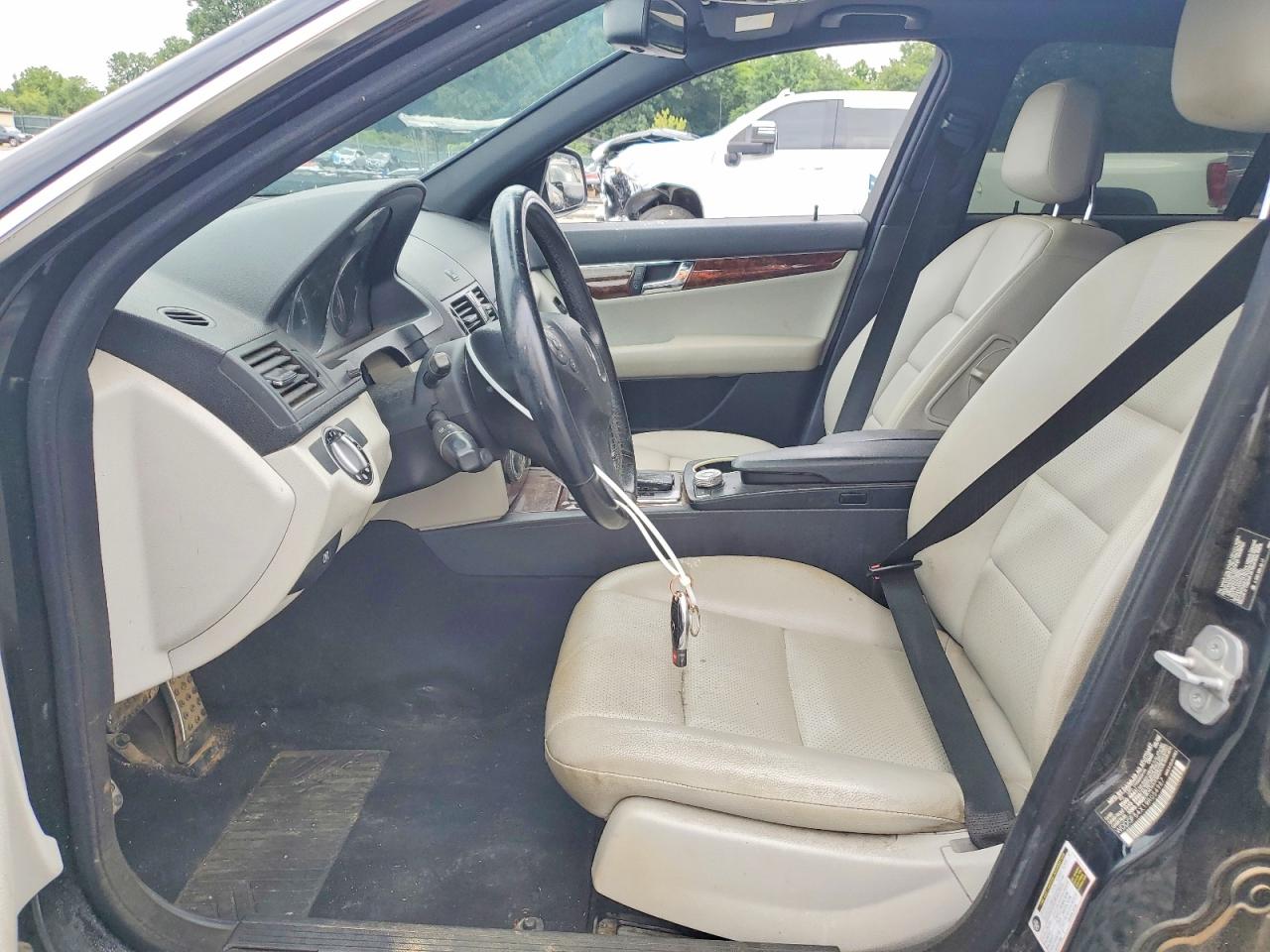 2009 Mercedes-benz C 300 Black vin: WDDGF54X19R054987