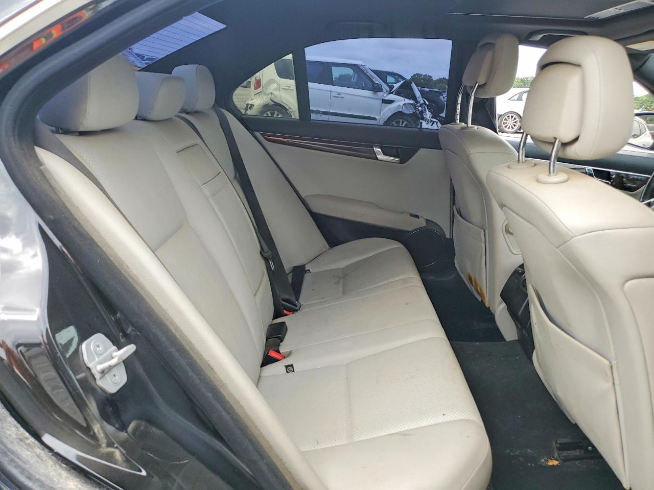 2009 Mercedes-benz C 300 Black vin: WDDGF54X19R054987