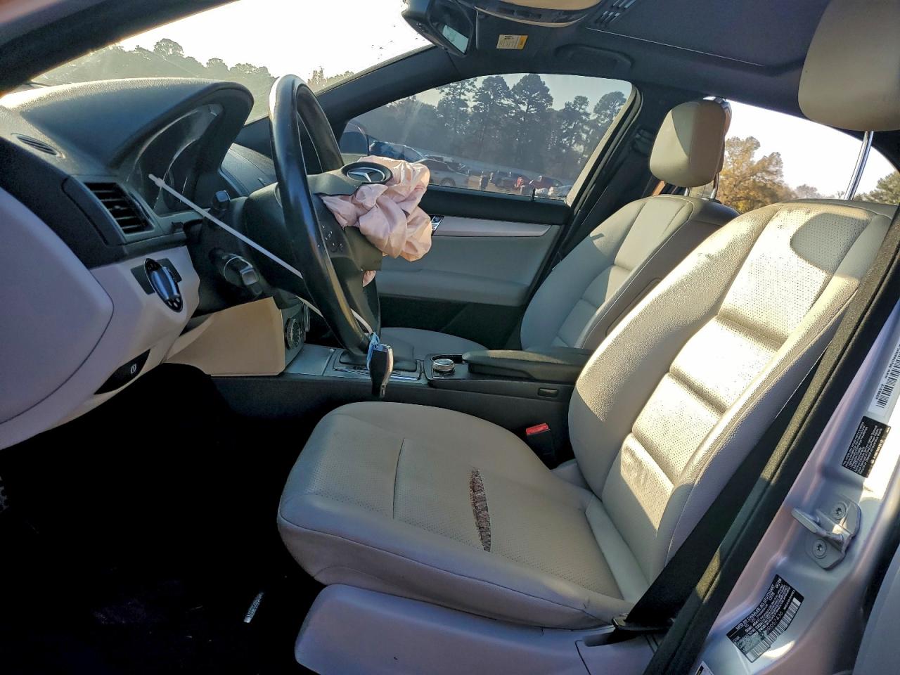 2009 Mercedes-benz C 300 Серебряный vin: WDDGF54X19R057436