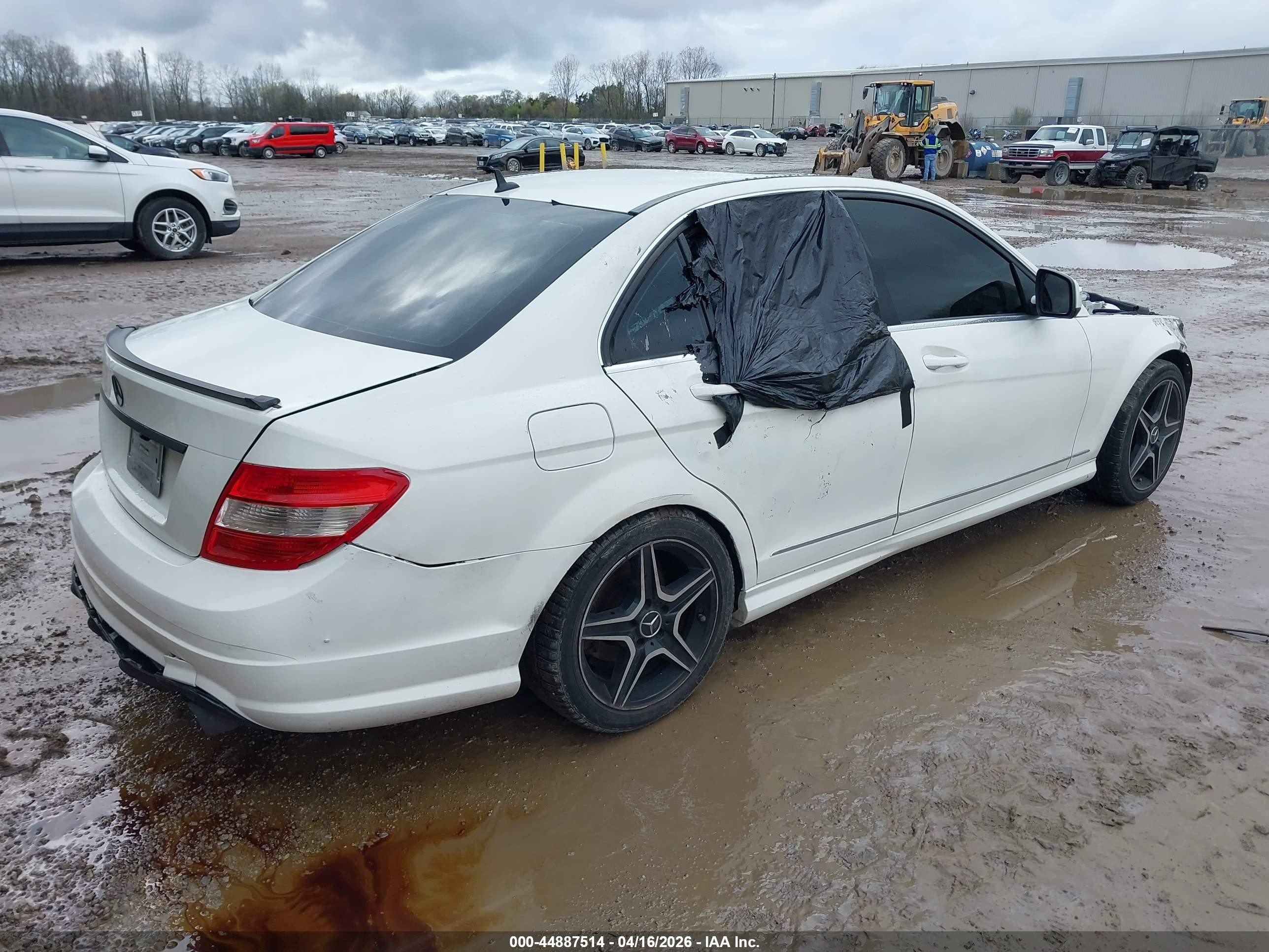 2009 Mercedes-benz C 300 Luxury/sport White vin: WDDGF54X19R068999