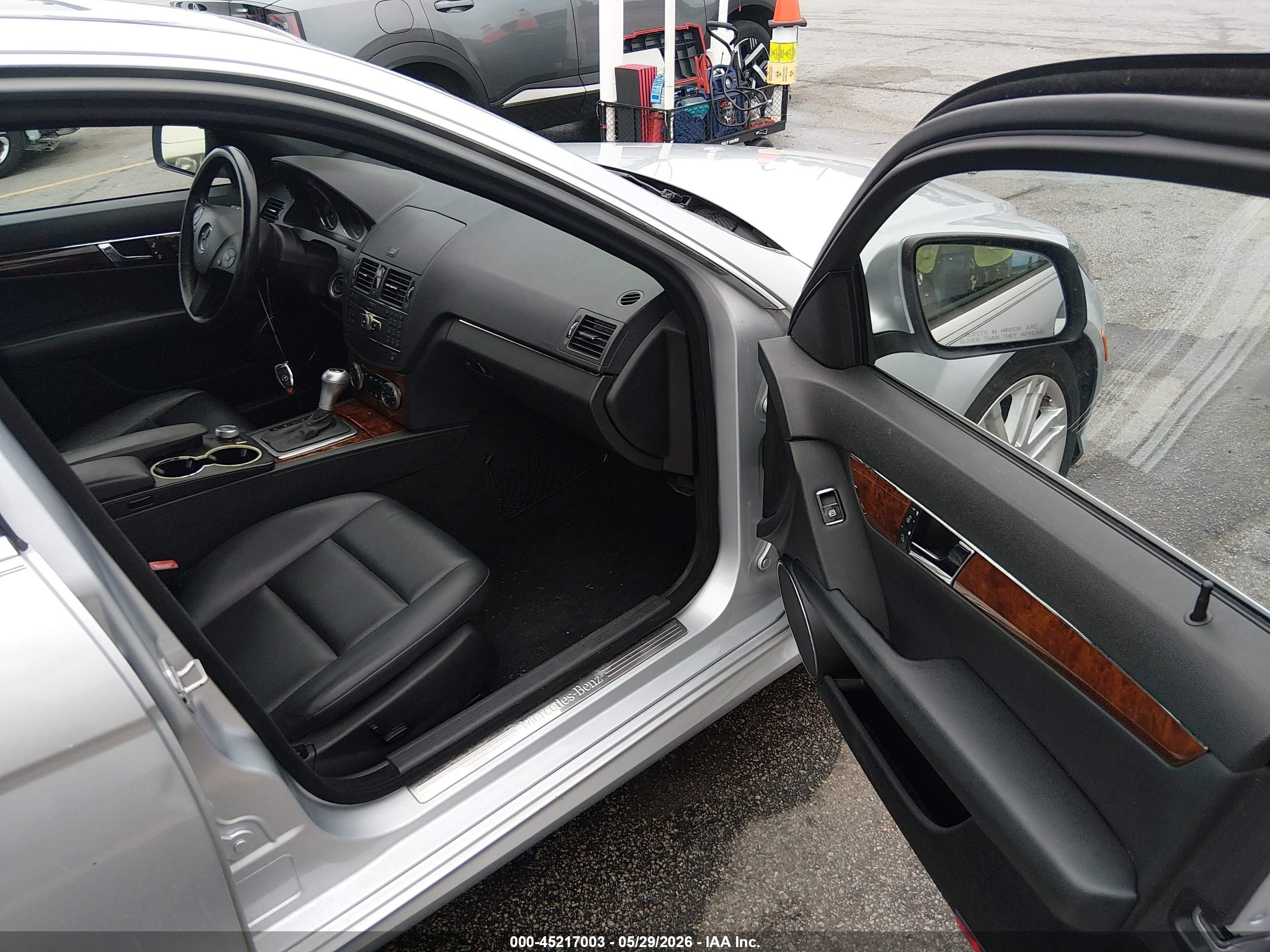 2009 Mercedes-benz C 300 Luxury/sport Silver vin: WDDGF54X19R069229