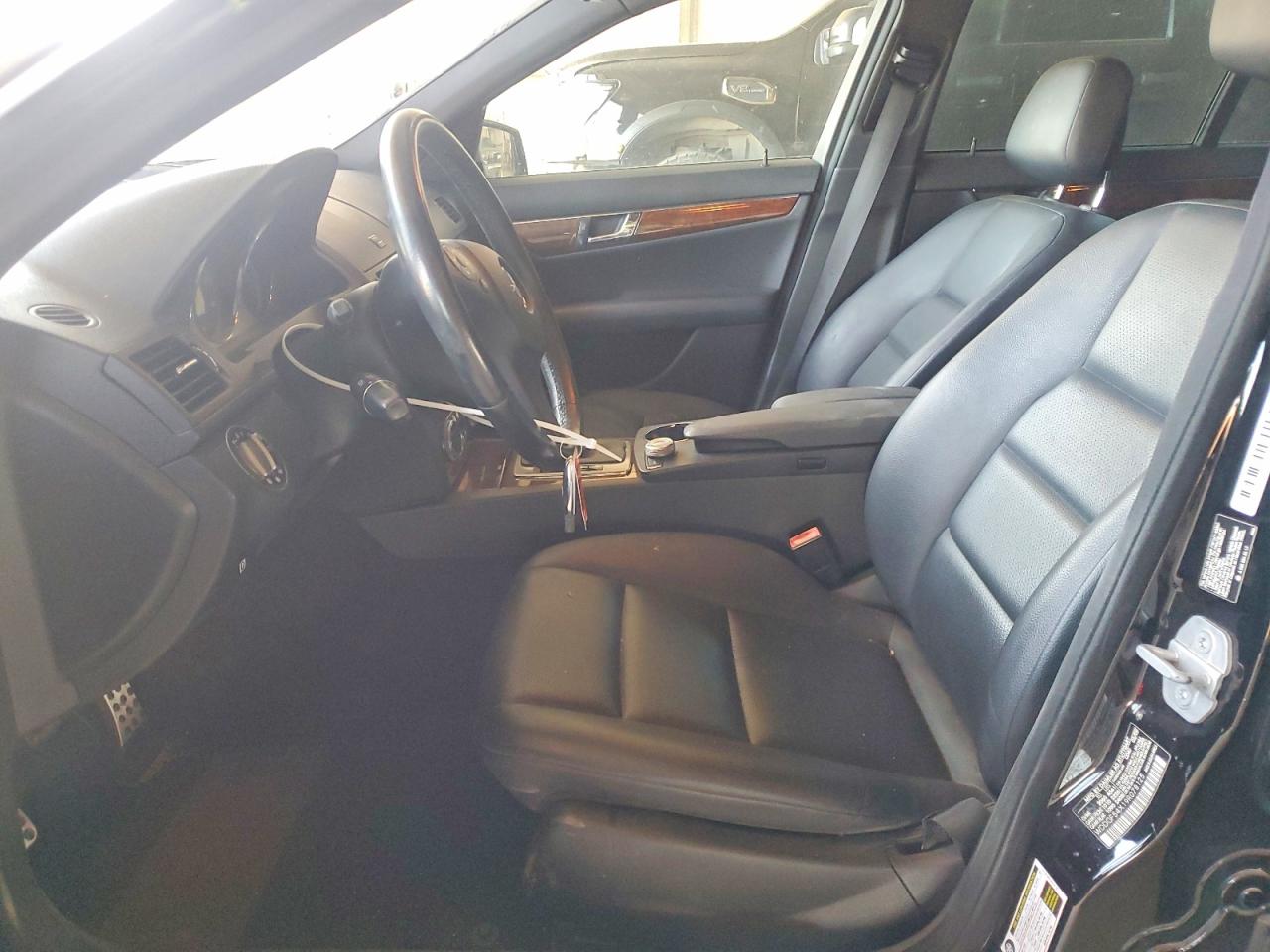 2009 Mercedes-benz C 300 Black vin: WDDGF54X19R078125