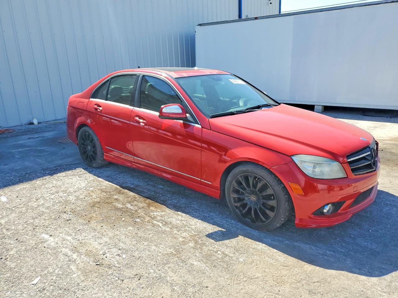 2009 Mercedes-benz C 300 Red vin: WDDGF54X19R081607
