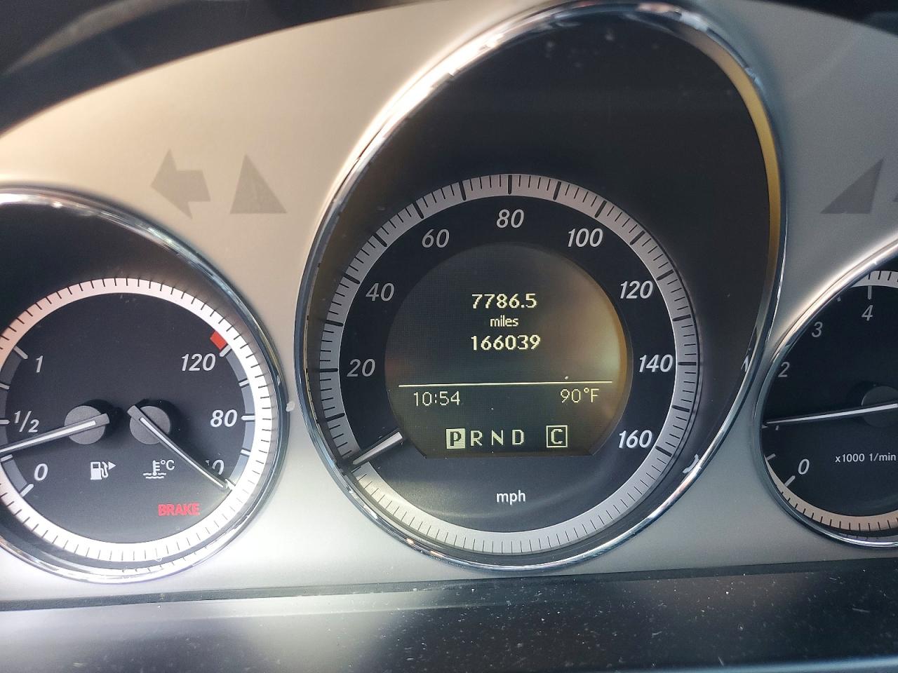 2009 Mercedes-benz C 300 Red vin: WDDGF54X19R081607
