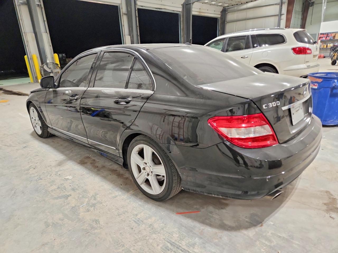 2009 Mercedes-benz C 300 Черный vin: WDDGF54X19R082711