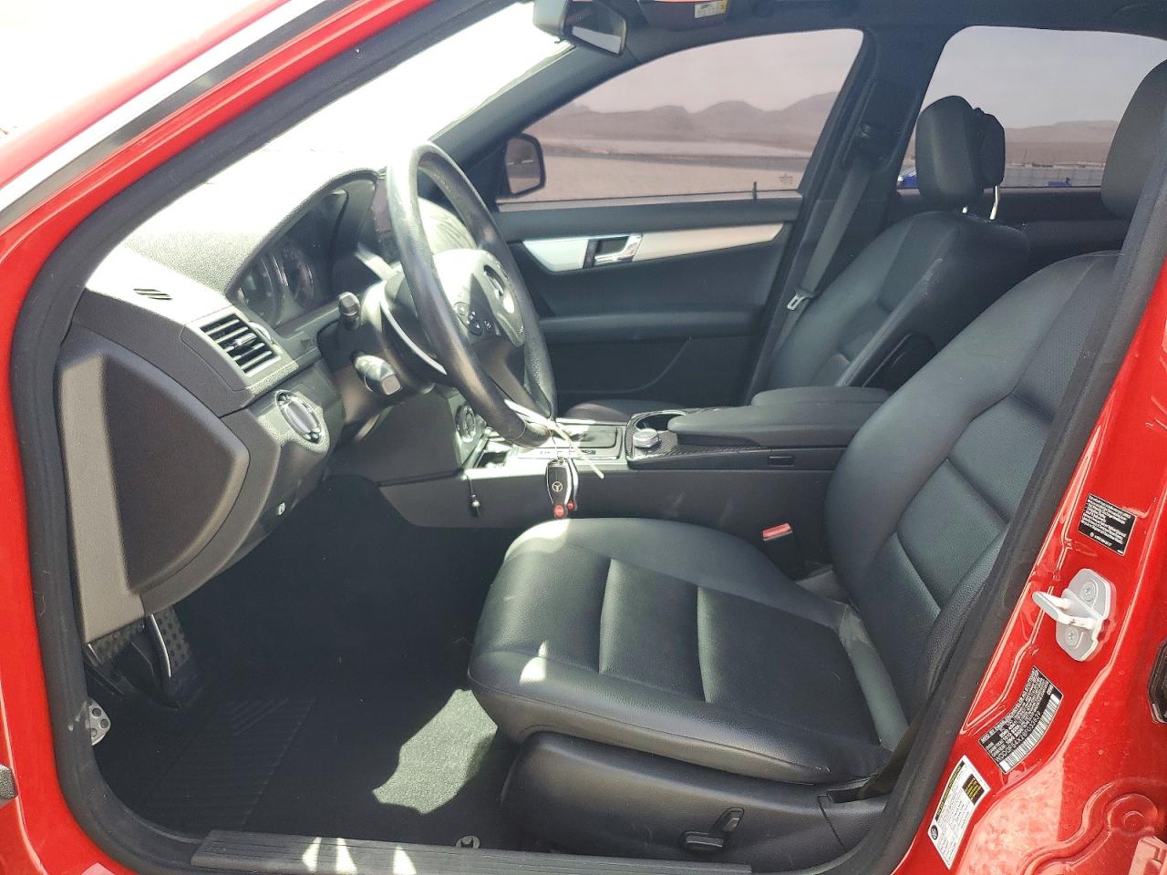 2008 Mercedes-benz C 300 Red vin: WDDGF54X28F033839