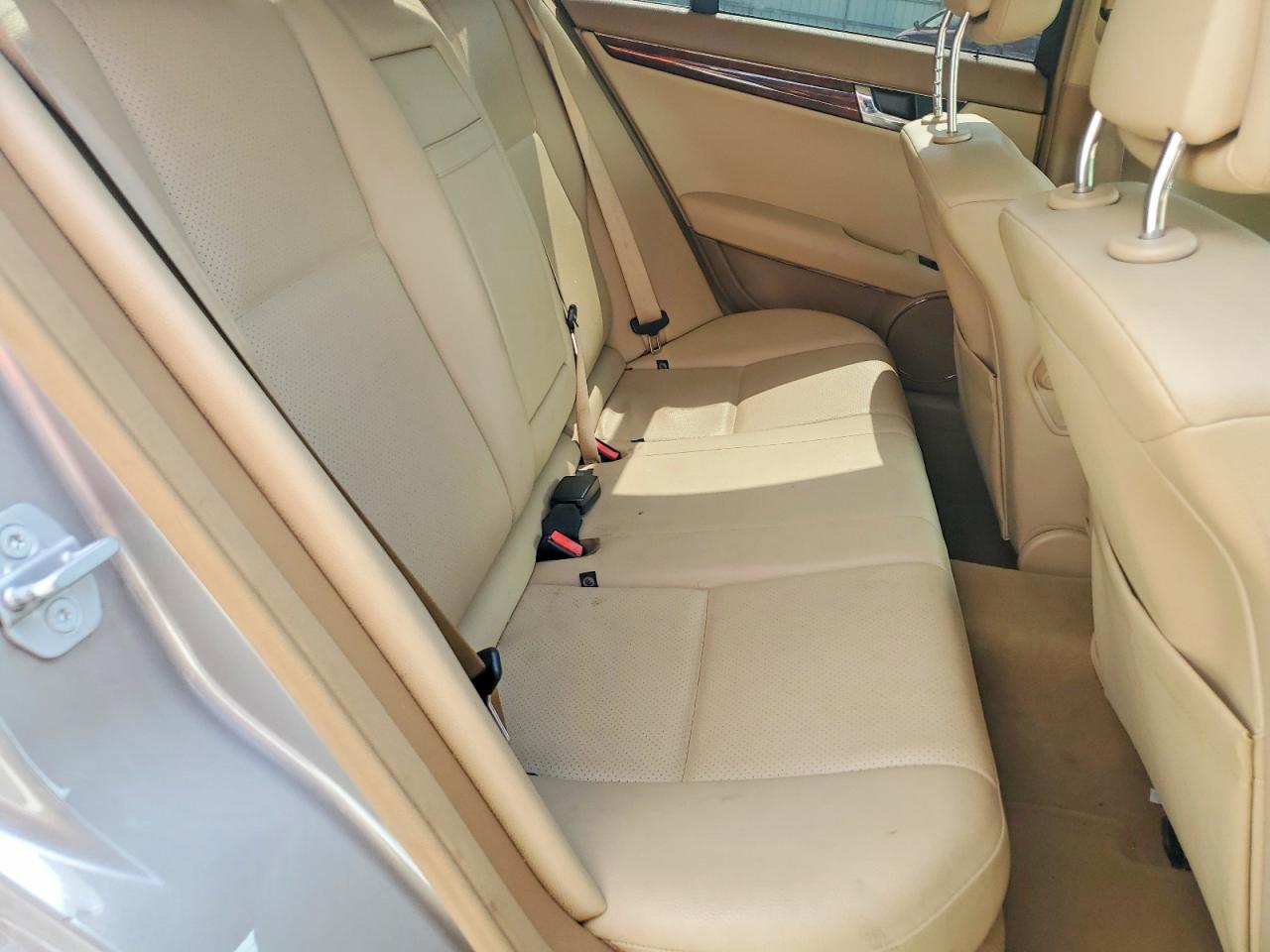 2008 Mercedes-benz C 300 Серебряный vin: WDDGF54X28F076965