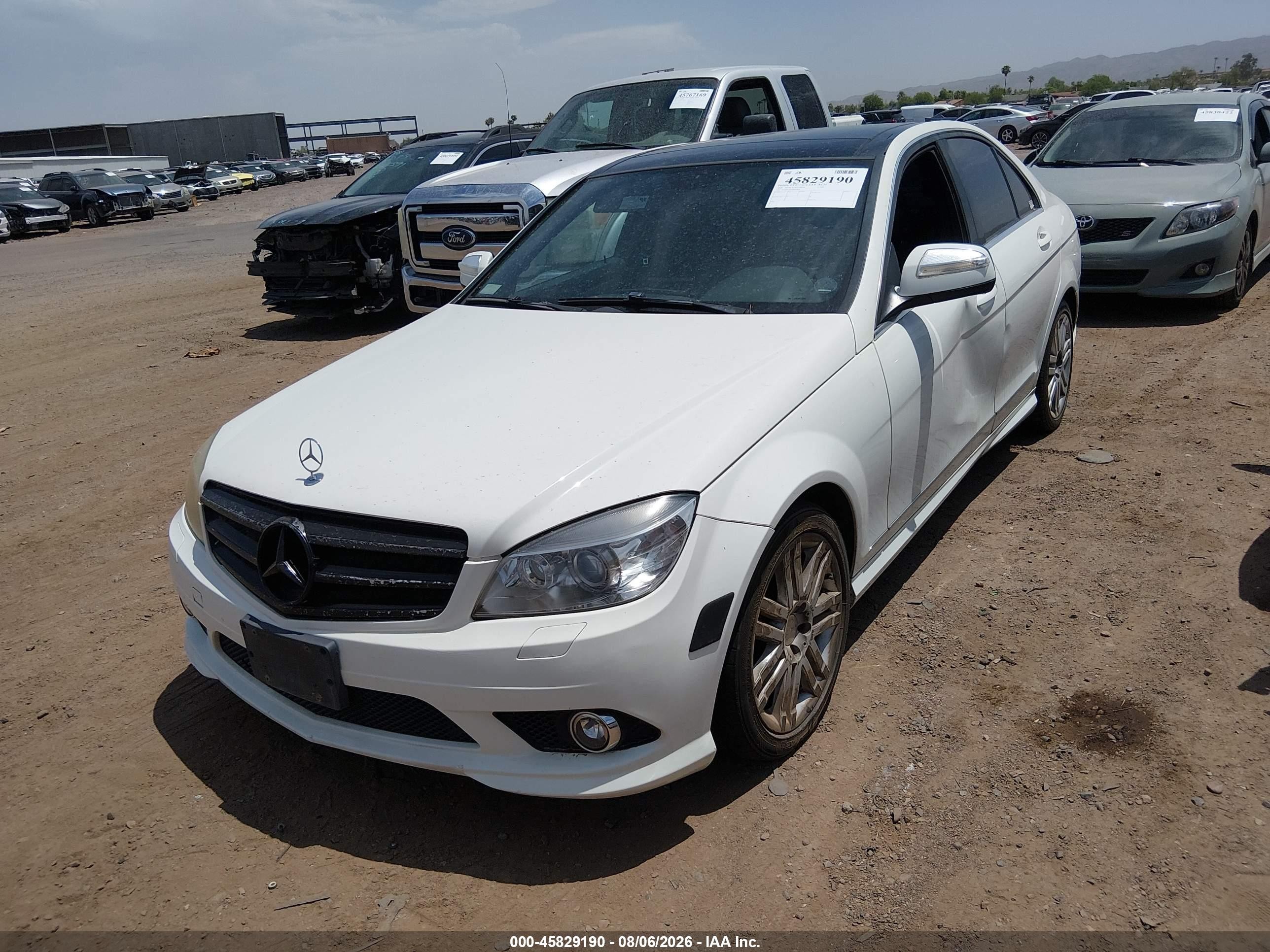 2008 Mercedes-benz C 300 Luxury/sport White vin: WDDGF54X28F079820
