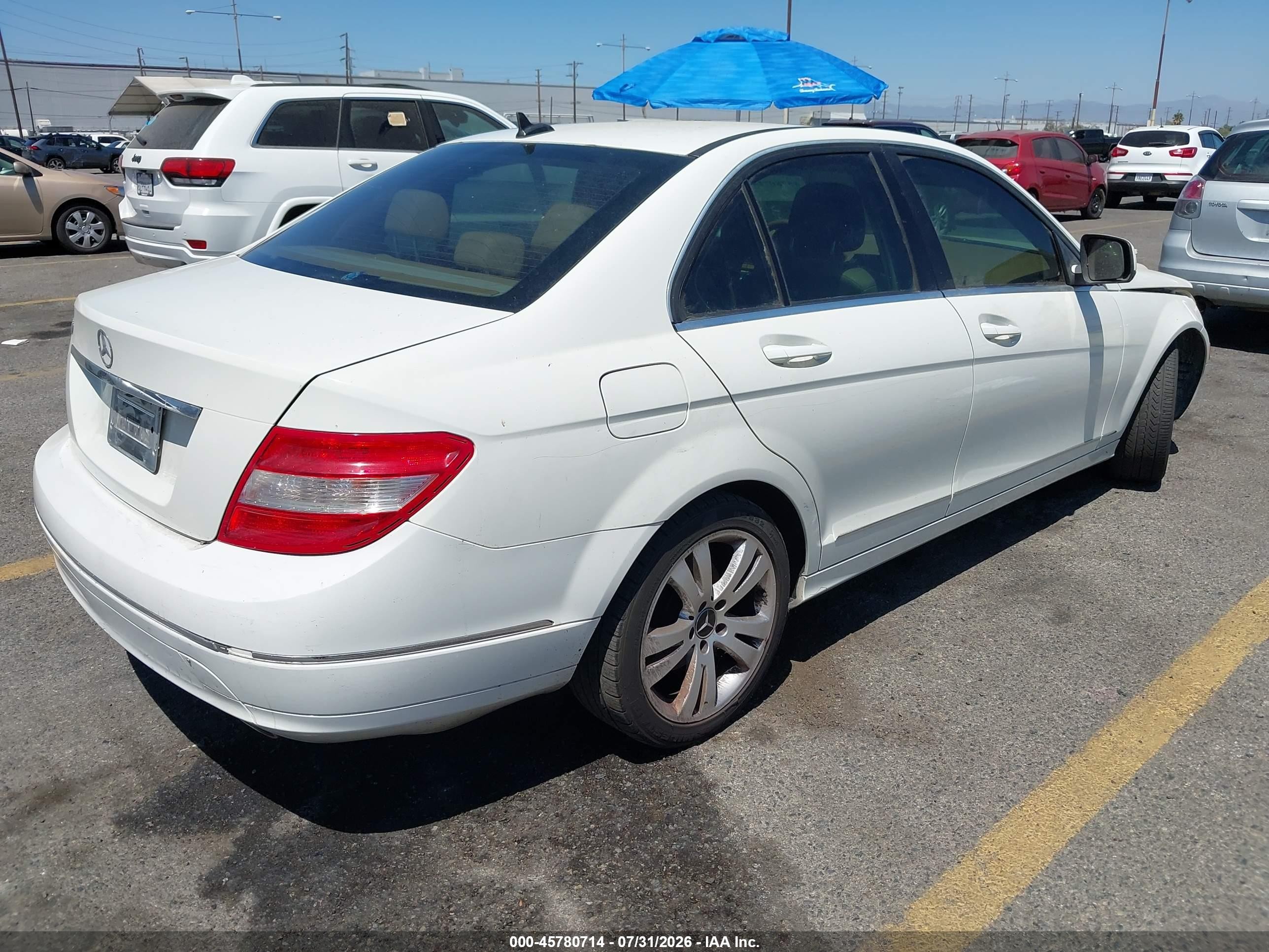 2008 Mercedes-benz C 300 Luxury/sport Белый vin: WDDGF54X28F114291