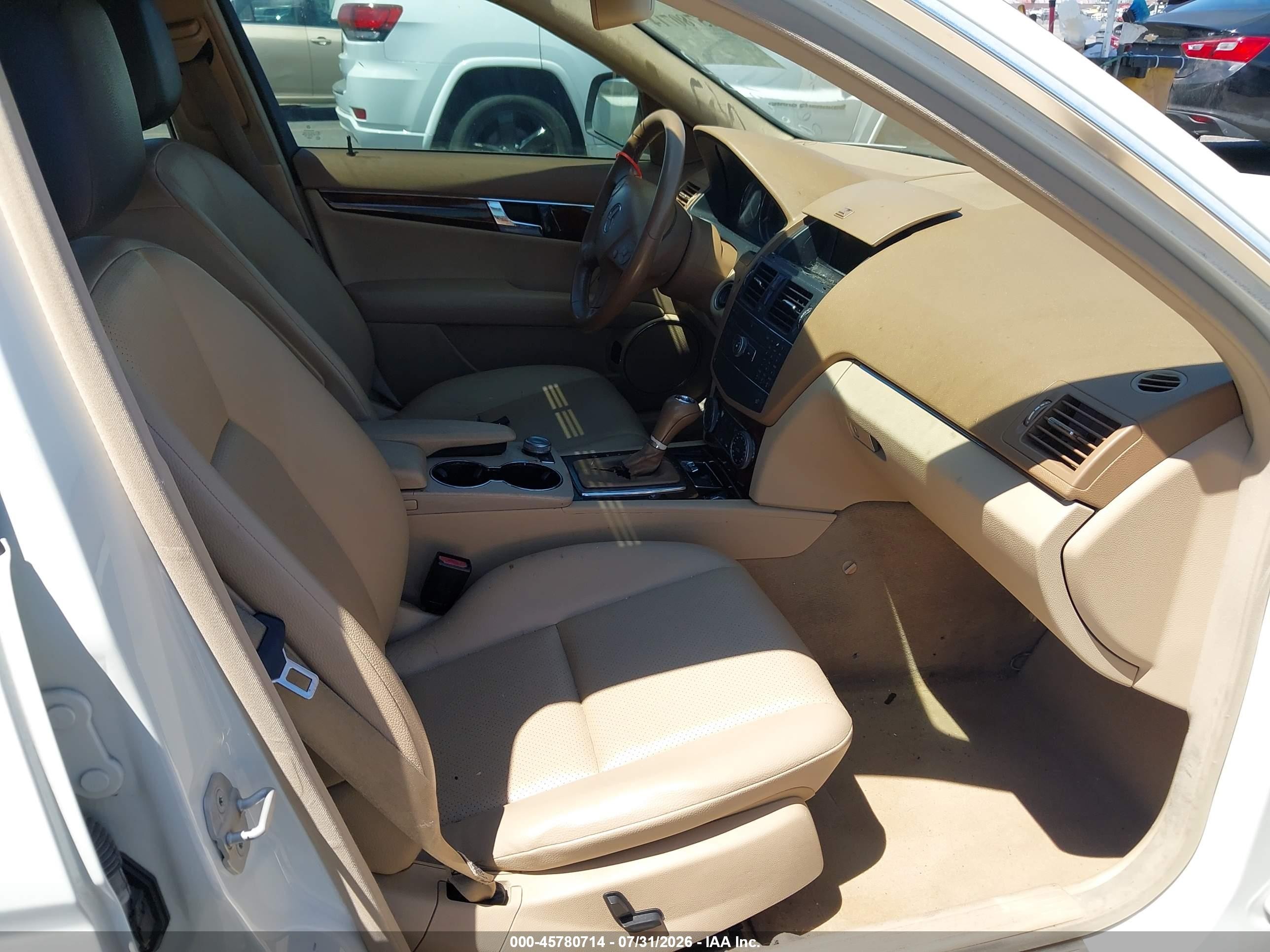 2008 Mercedes-benz C 300 Luxury/sport Белый vin: WDDGF54X28F114291
