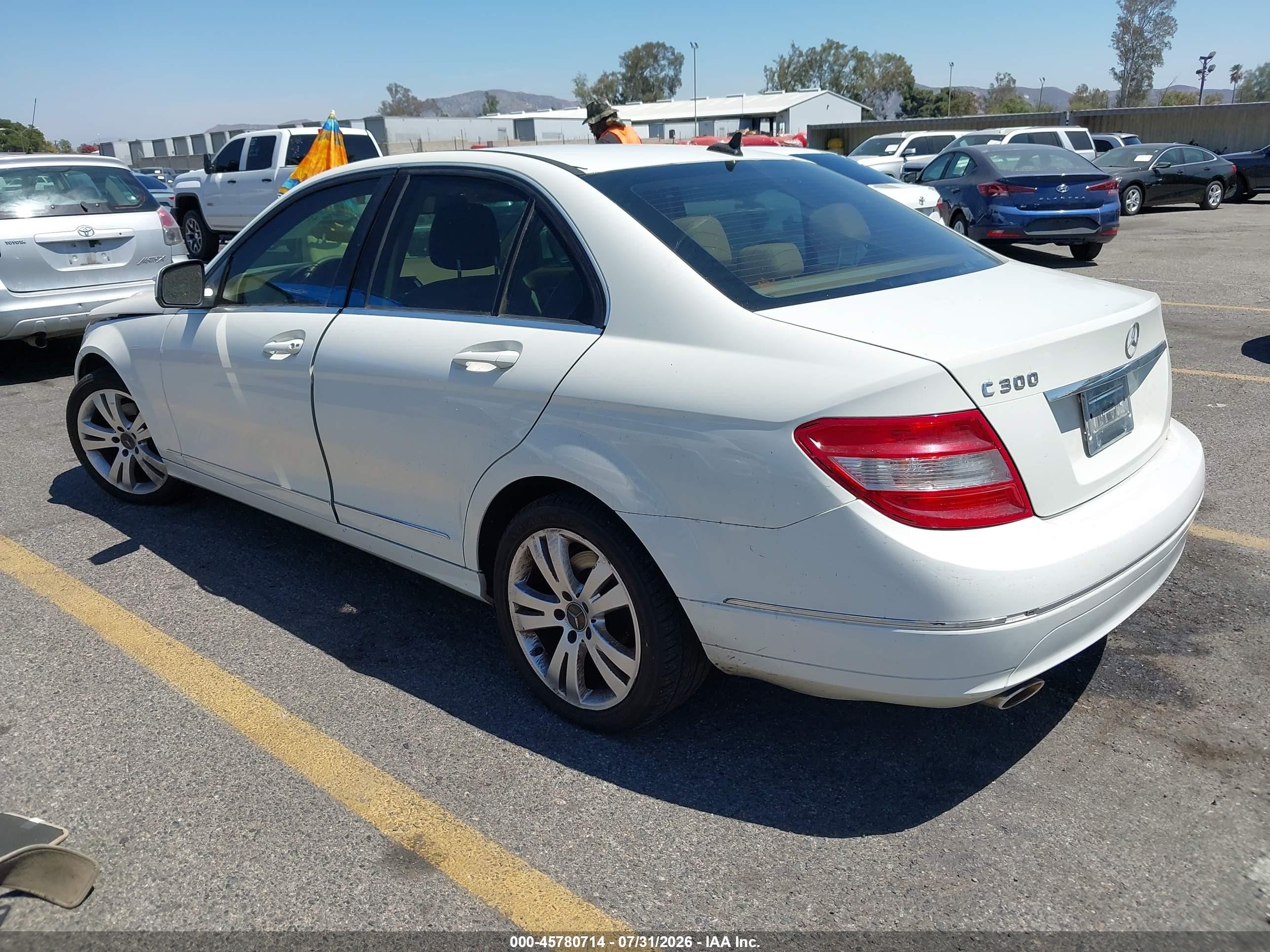 2008 Mercedes-benz C 300 Luxury/sport Белый vin: WDDGF54X28F114291