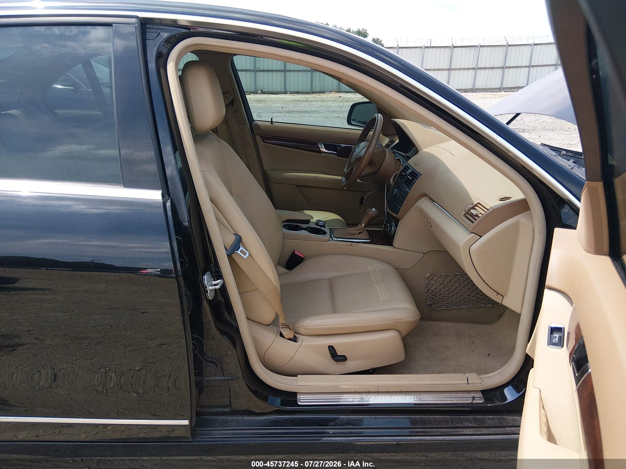 2008 Mercedes-benz C 300 Luxury Black vin: WDDGF54X28F149736