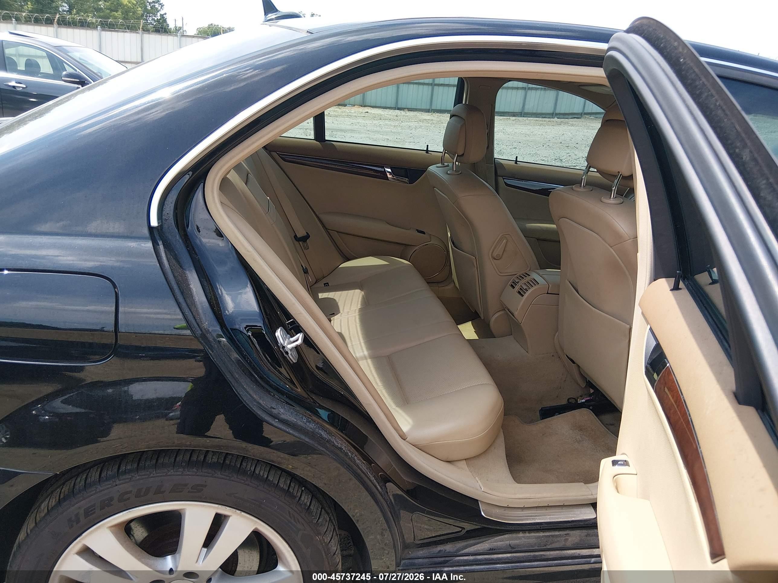 2008 Mercedes-benz C 300 Luxury Black vin: WDDGF54X28F149736