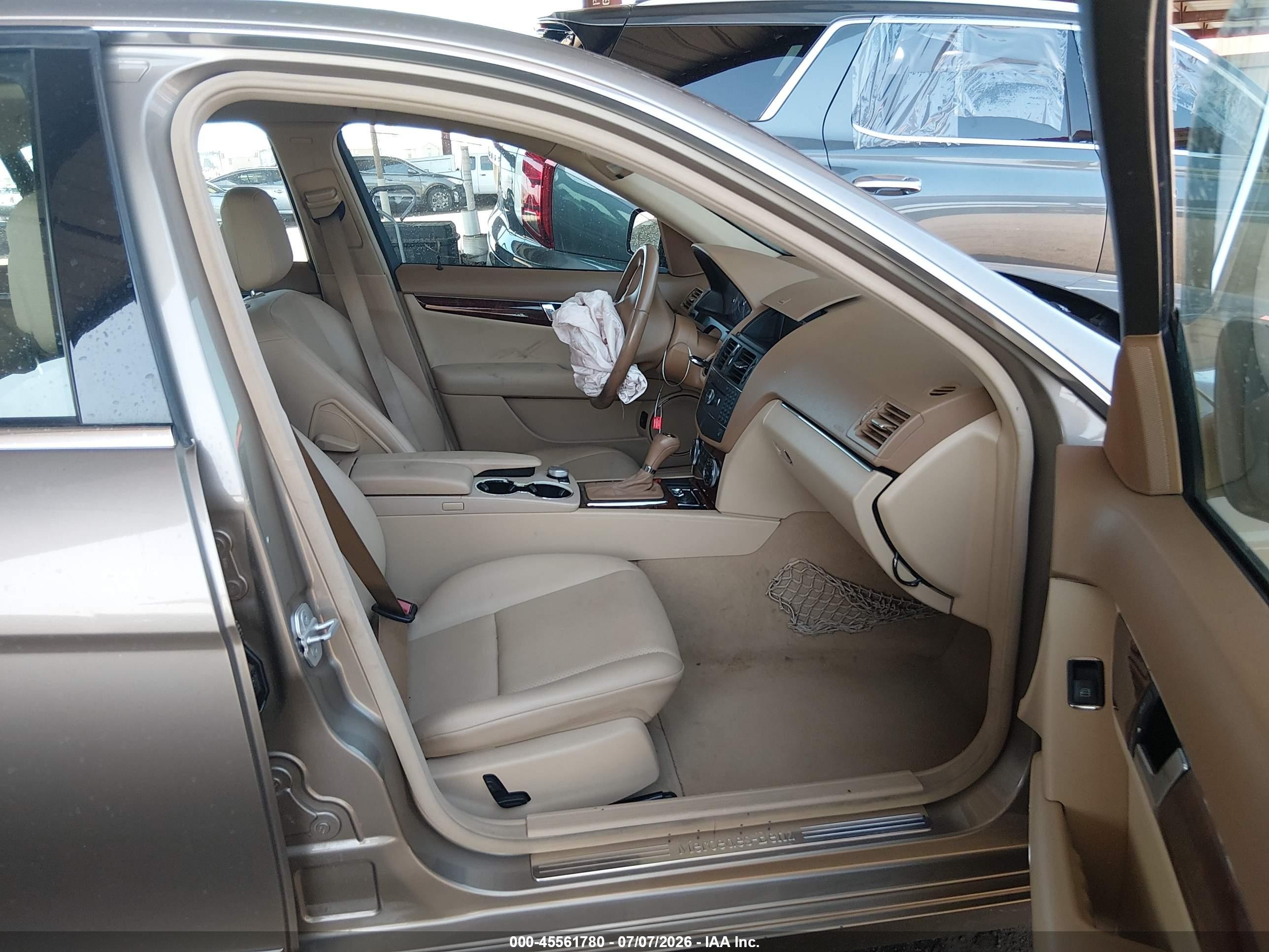 2008 Mercedes-benz C 300 Luxury/sport Champagne vin: WDDGF54X28F181442