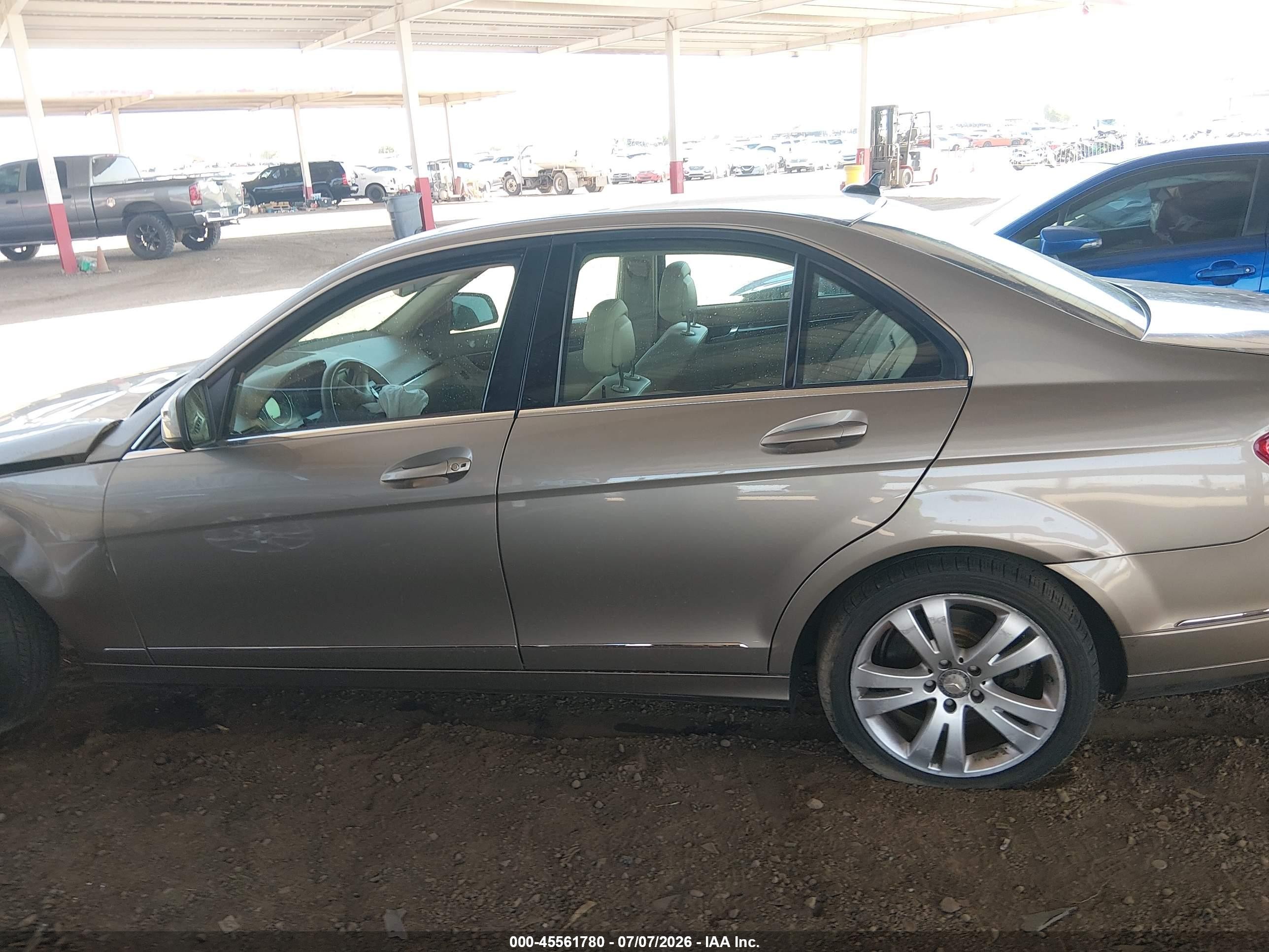 2008 Mercedes-benz C 300 Luxury/sport Champagne vin: WDDGF54X28F181442