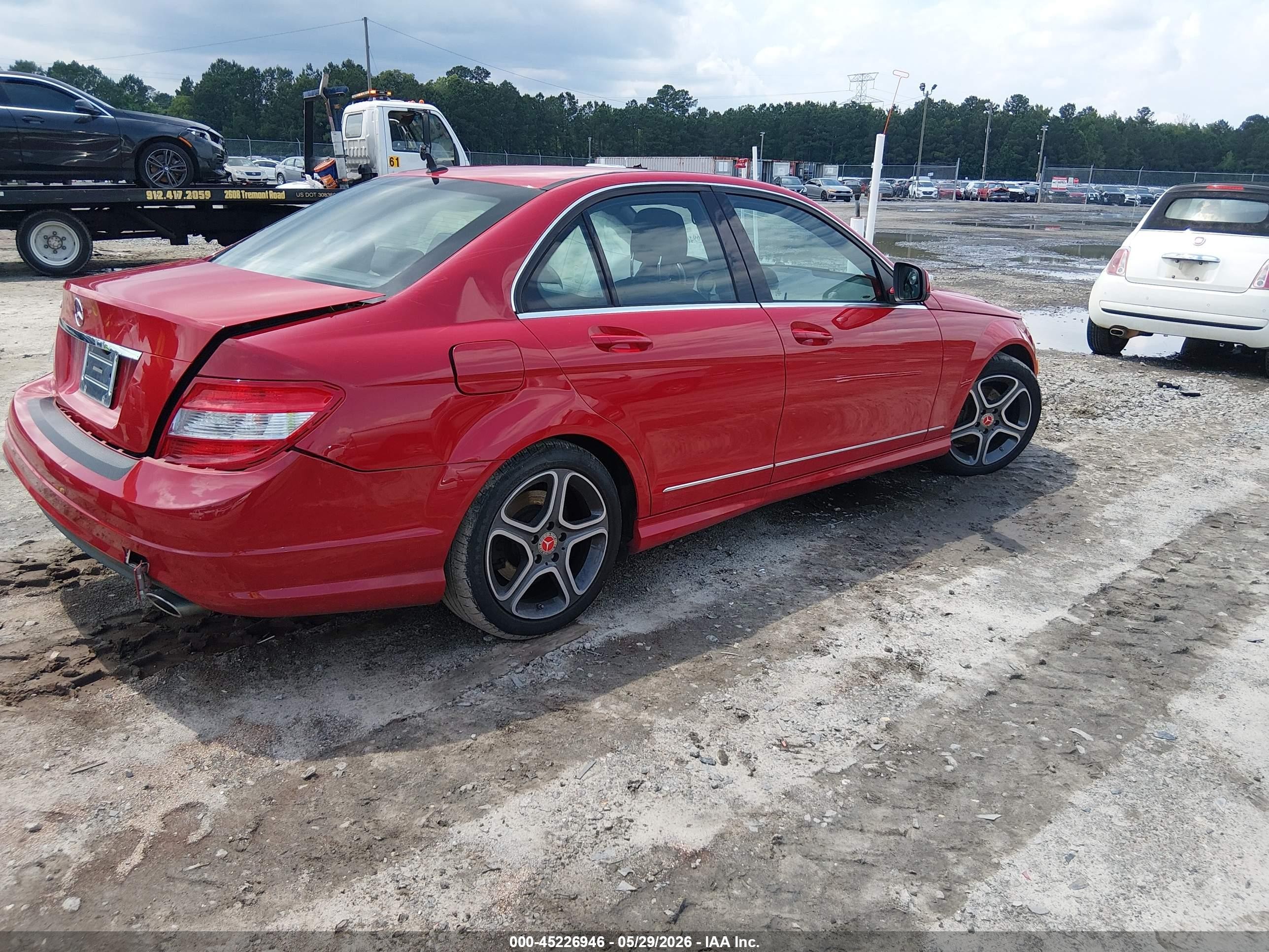 2008 Mercedes-benz C 300 Luxury/sport Red vin: WDDGF54X28F194918