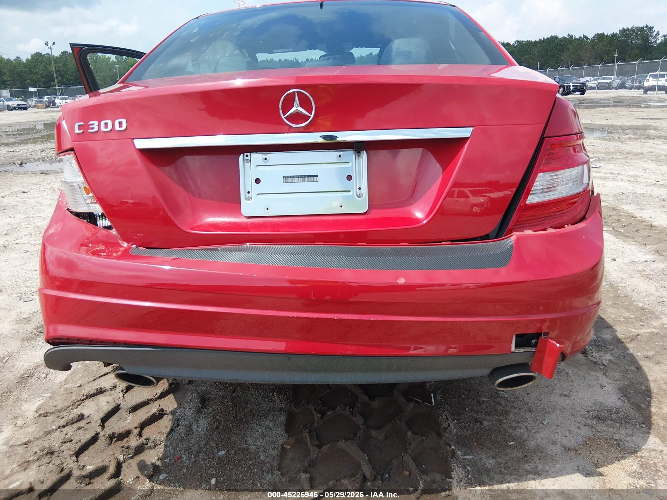 2008 Mercedes-benz C 300 Luxury/sport Red vin: WDDGF54X28F194918