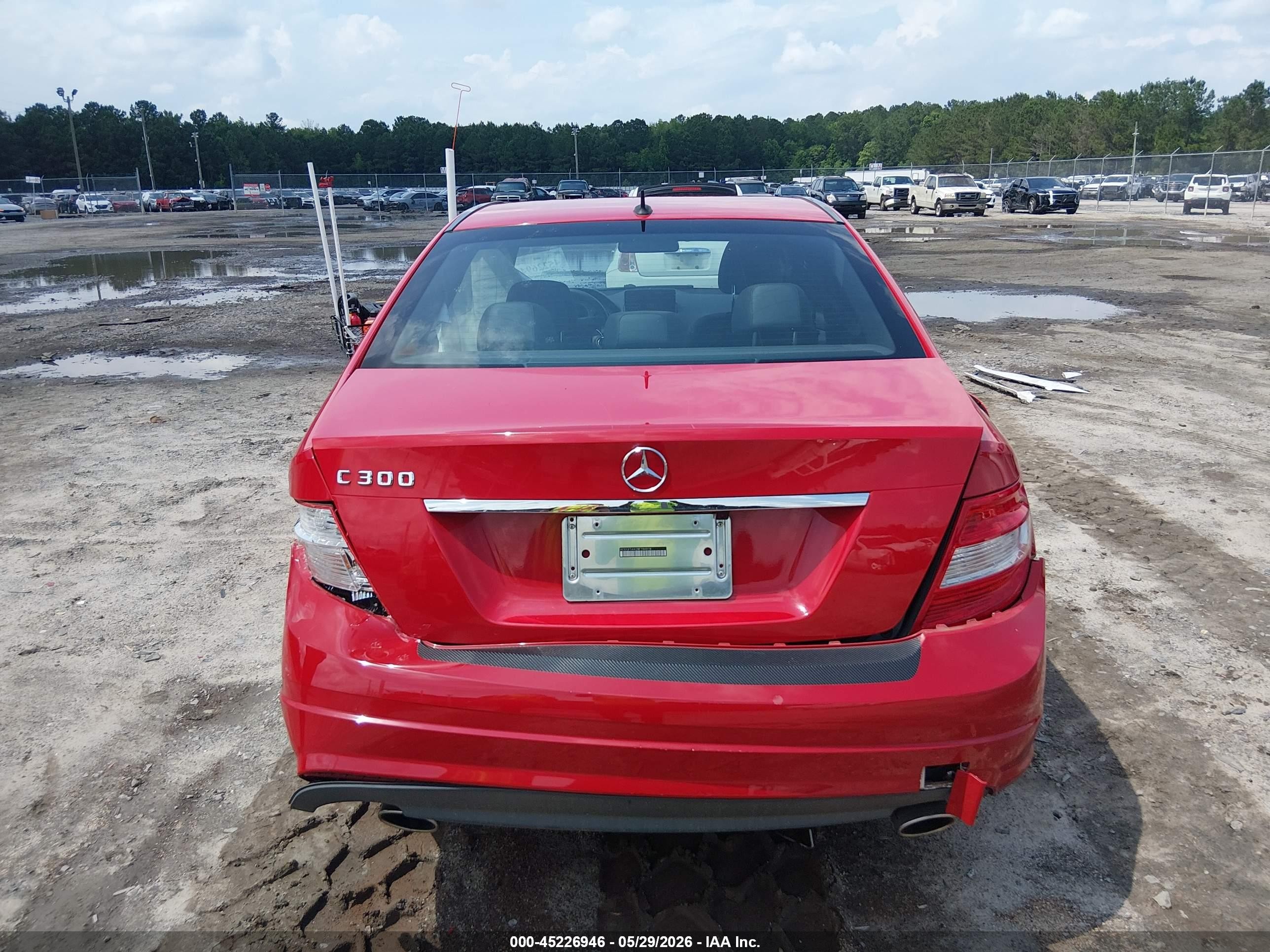 2008 Mercedes-benz C 300 Luxury/sport Red vin: WDDGF54X28F194918