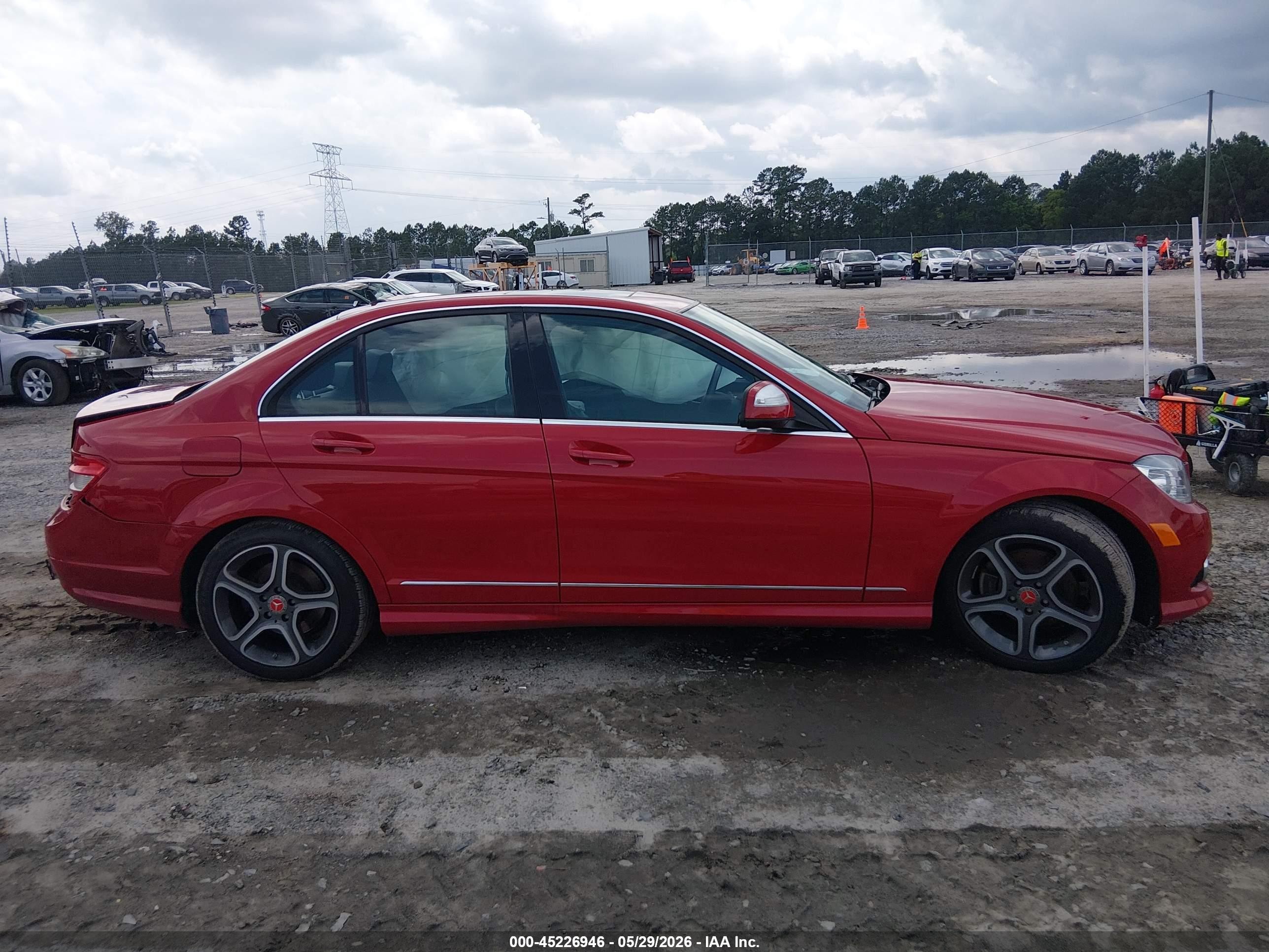 2008 Mercedes-benz C 300 Luxury/sport Red vin: WDDGF54X28F194918