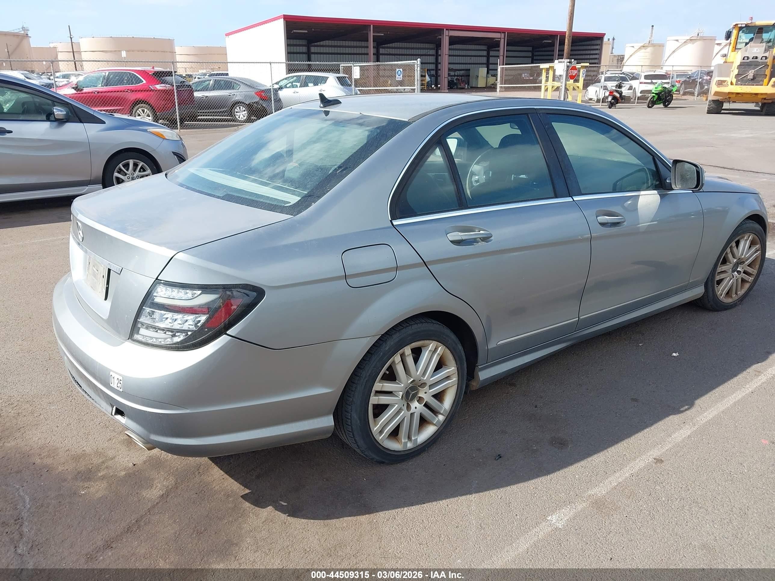 2008 Mercedes-benz C 300 Silver vin: WDDGF54X28R016229