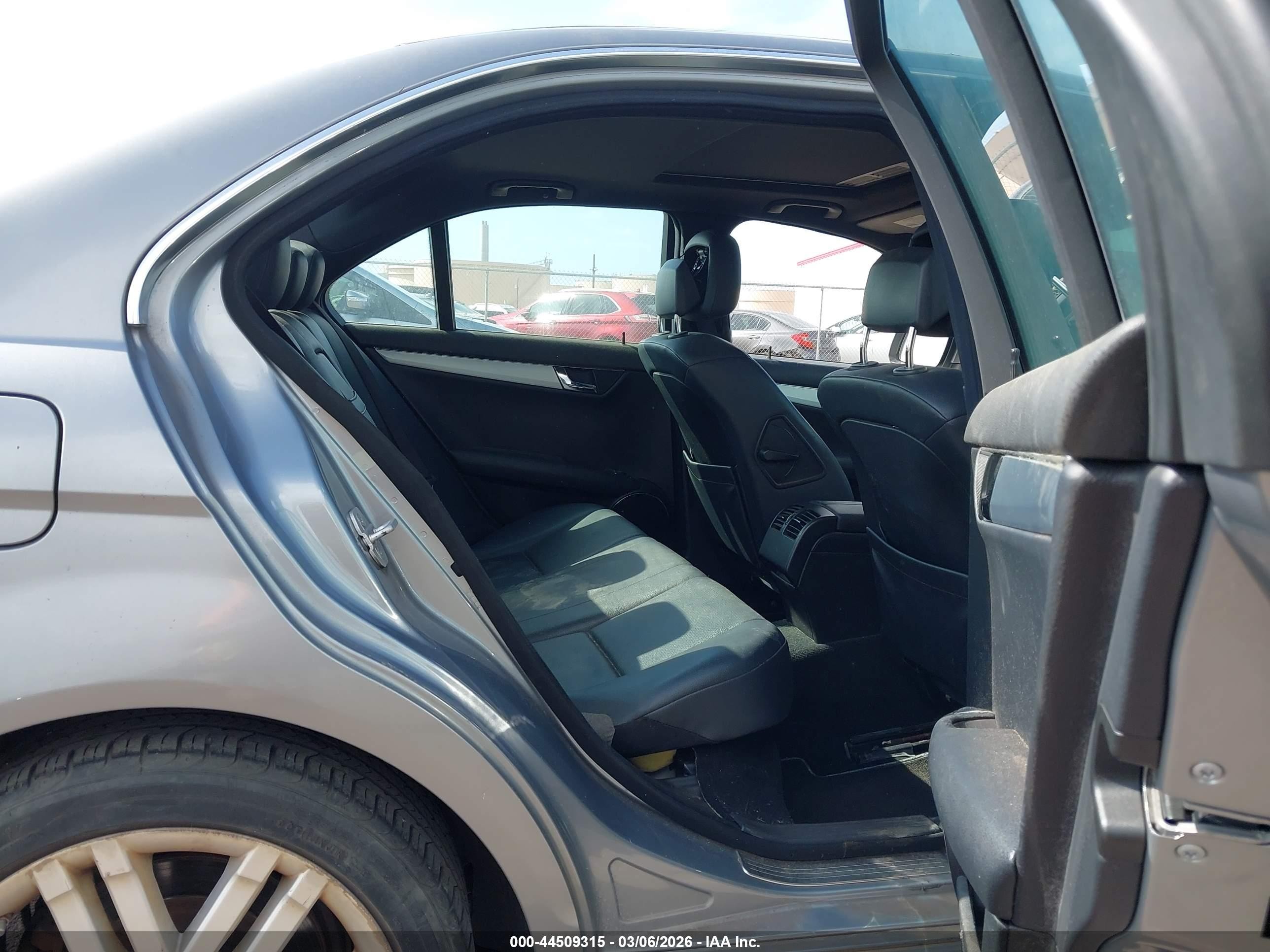 2008 Mercedes-benz C 300 Silver vin: WDDGF54X28R016229
