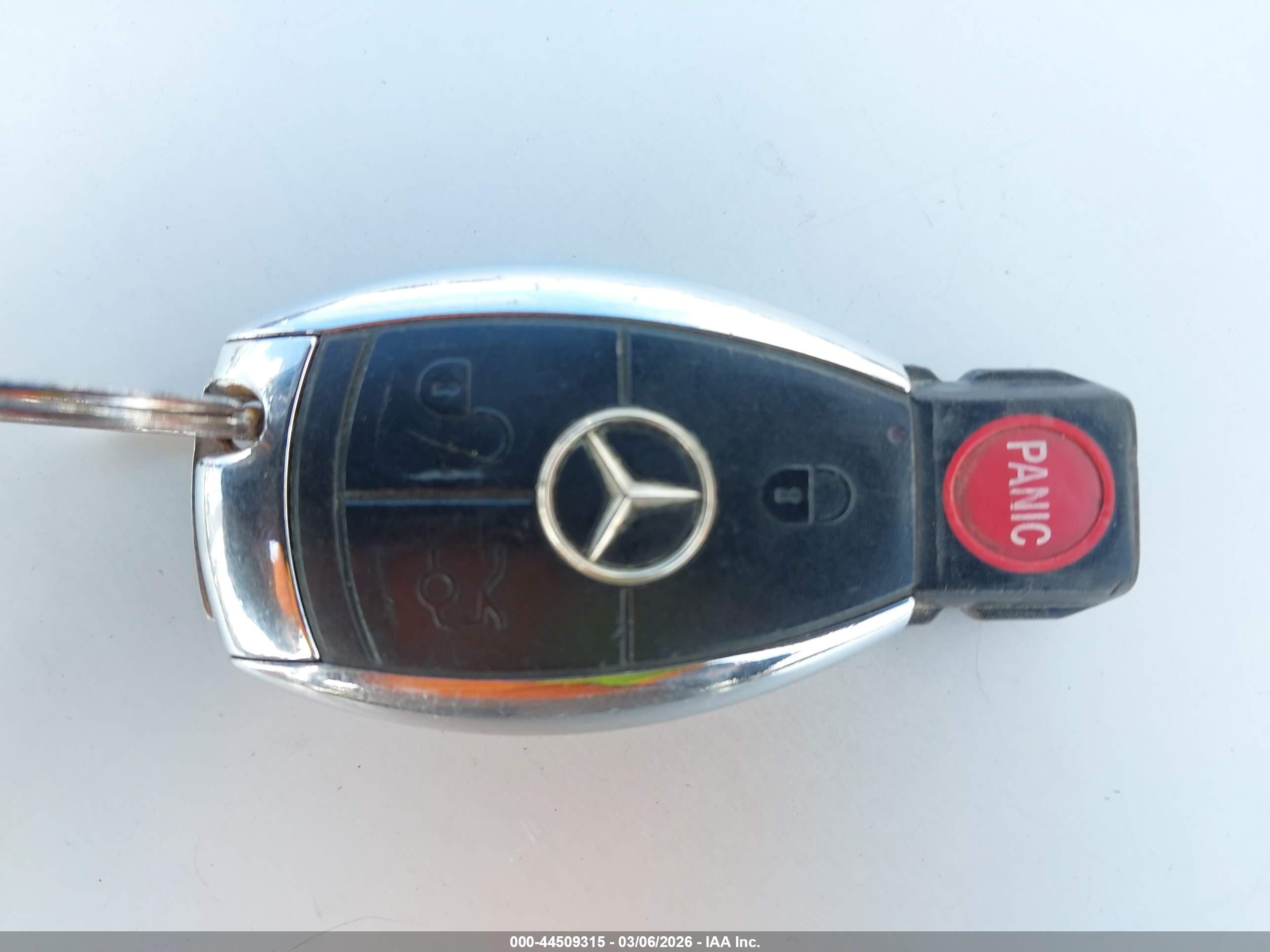 2008 Mercedes-benz C 300 Silver vin: WDDGF54X28R016229