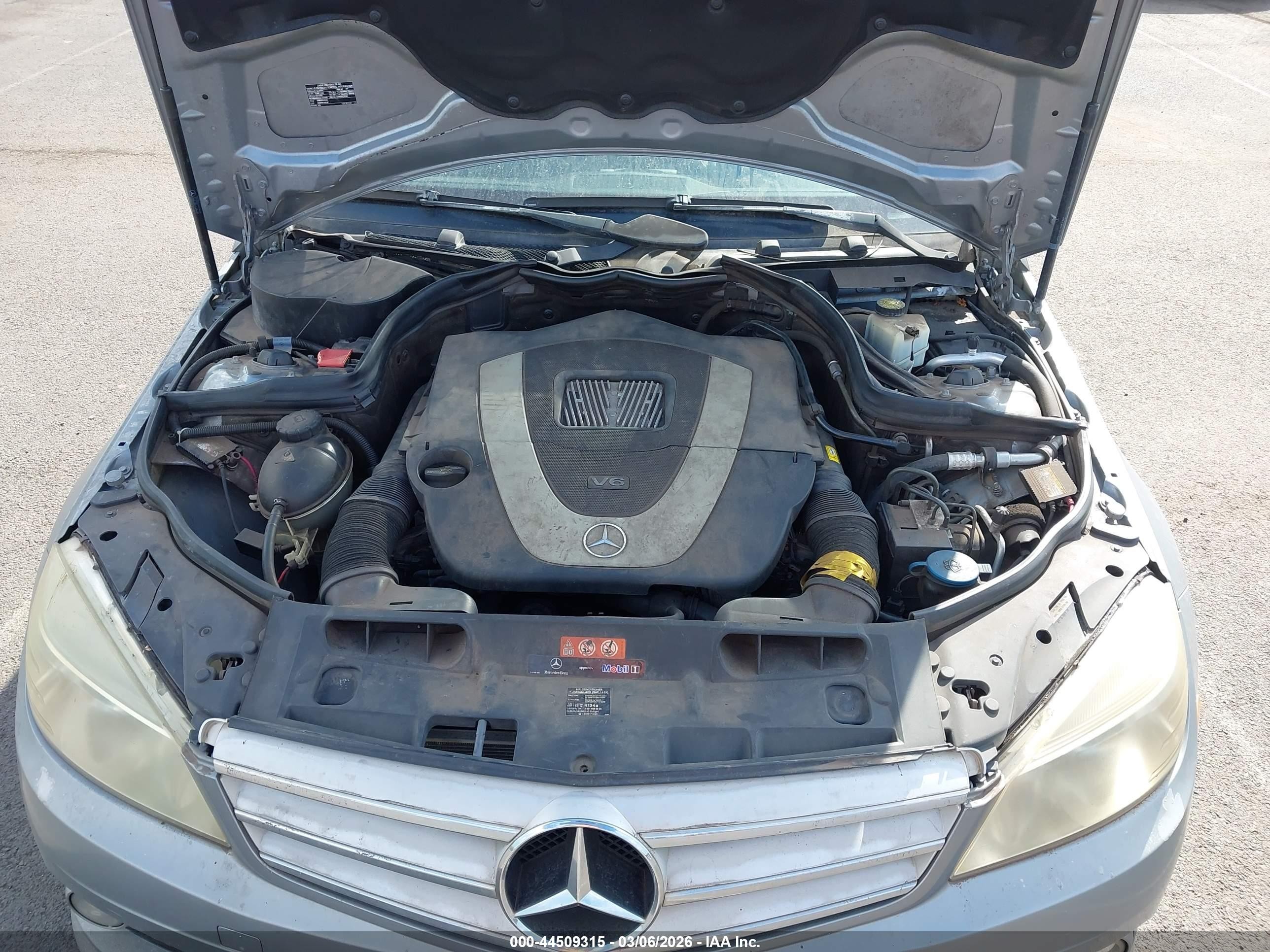 2008 Mercedes-benz C 300 Silver vin: WDDGF54X28R016229