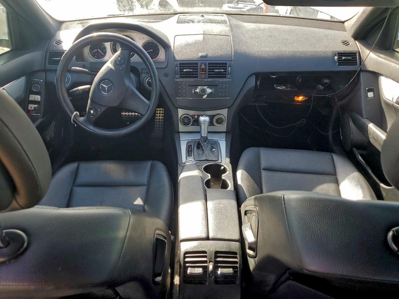 2008 Mercedes-benz C 300 White vin: WDDGF54X28R032463
