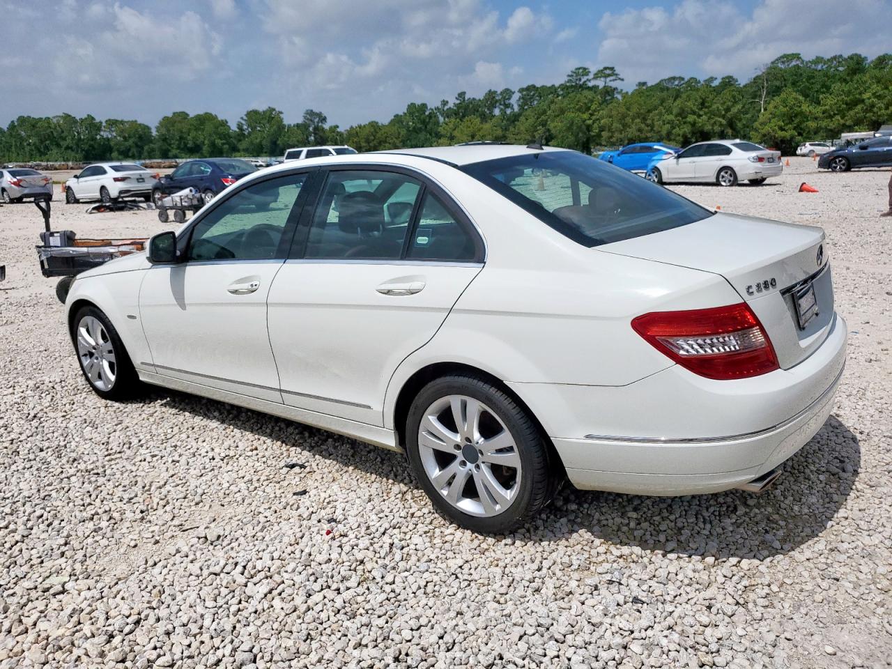 2009 Mercedes-benz C 300 White vin: WDDGF54X29A153915