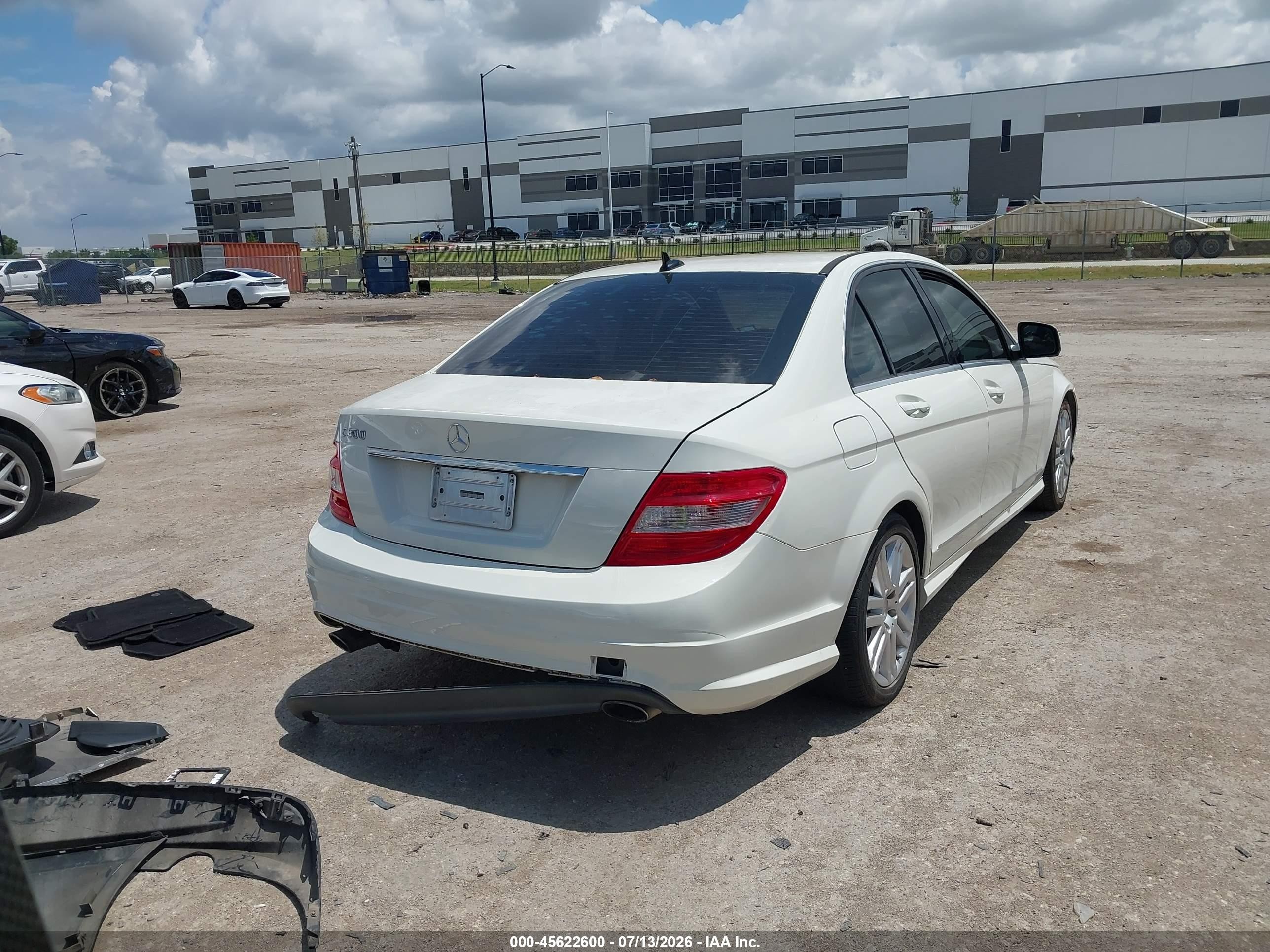 2009 Mercedes-benz C 300 Luxury/sport White vin: WDDGF54X29F213890