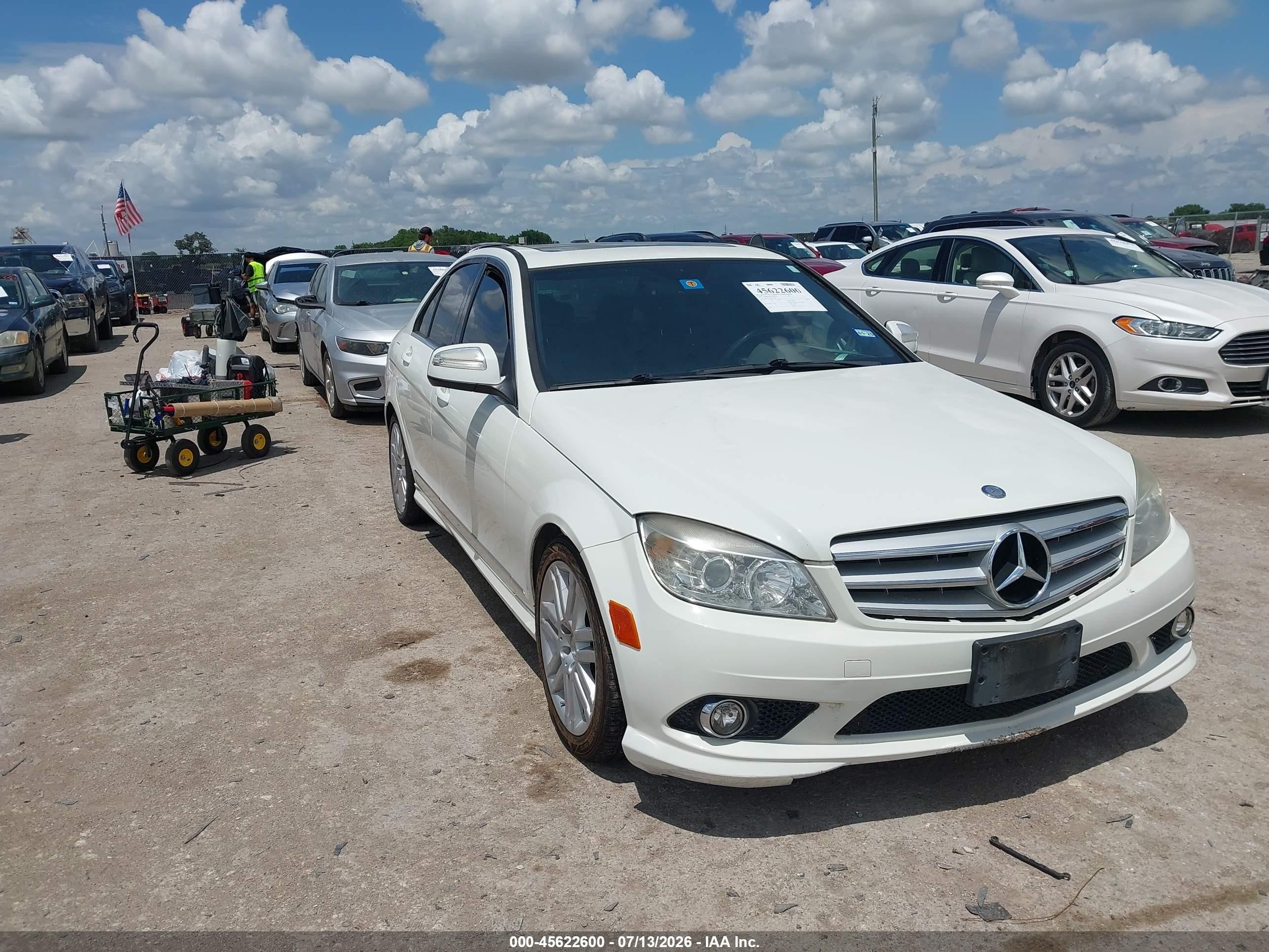 2009 Mercedes-benz C 300 Luxury/sport White vin: WDDGF54X29F213890