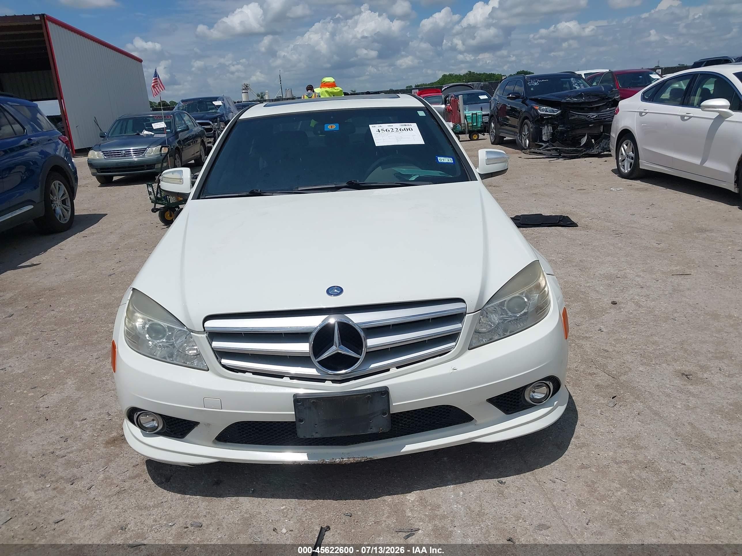 2009 Mercedes-benz C 300 Luxury/sport White vin: WDDGF54X29F213890