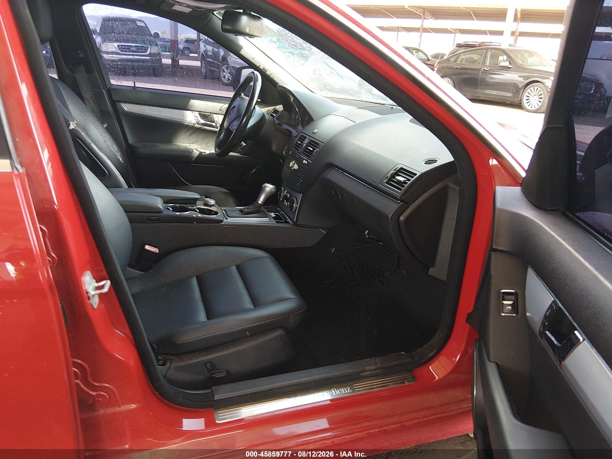 2009 Mercedes-benz C 300   Red vin: WDDGF54X29F236747