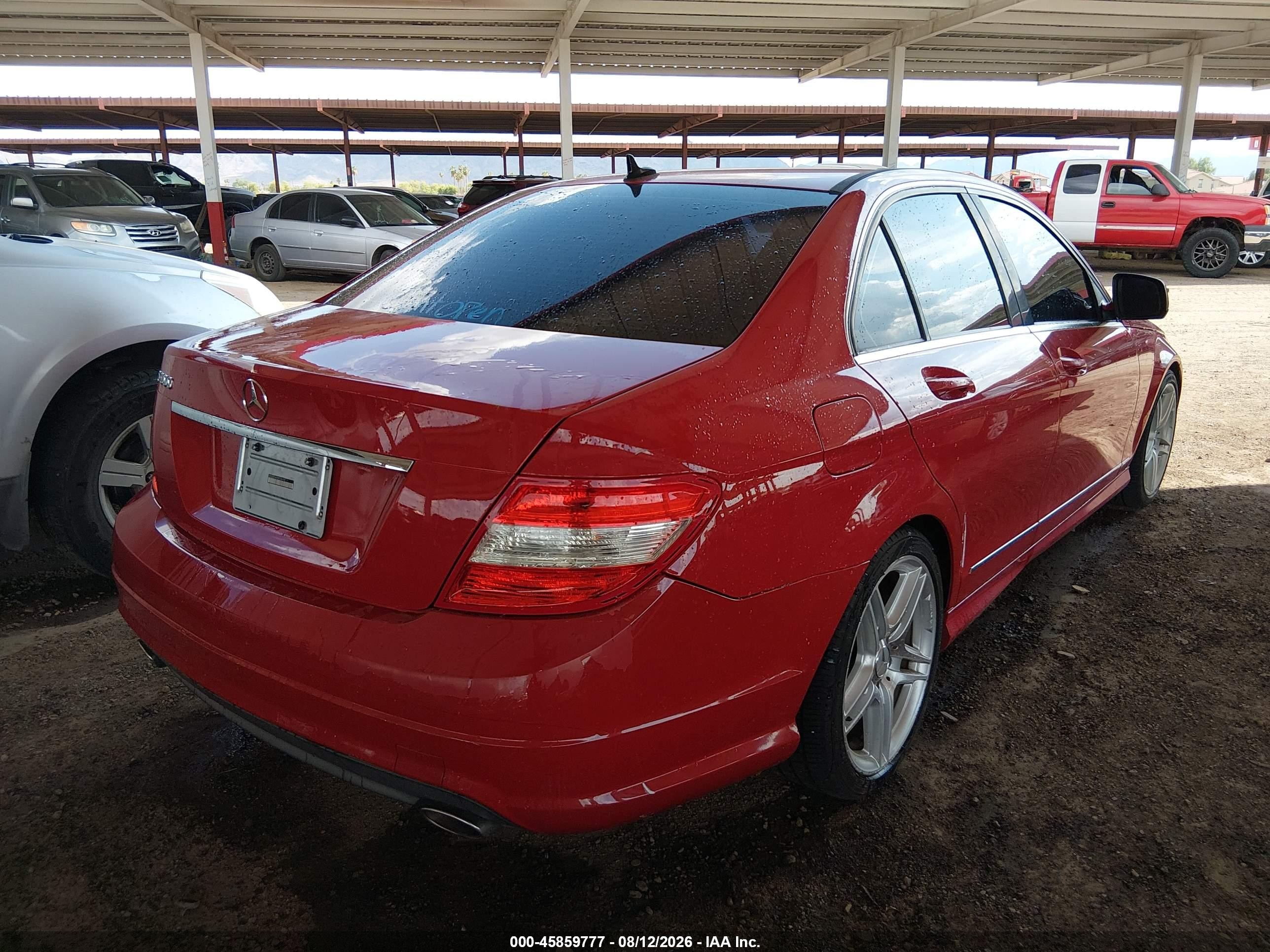2009 Mercedes-benz C 300   Red vin: WDDGF54X29F236747