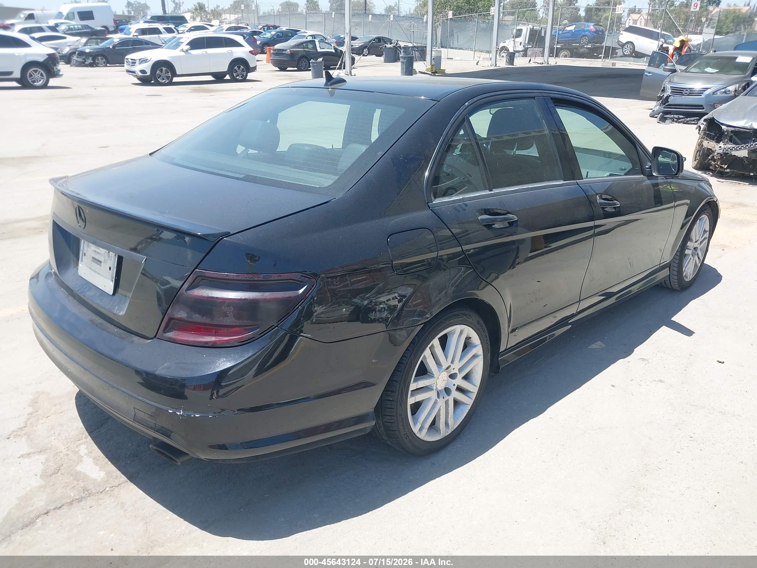2009 Mercedes-benz C 300   Black vin: WDDGF54X29F332636