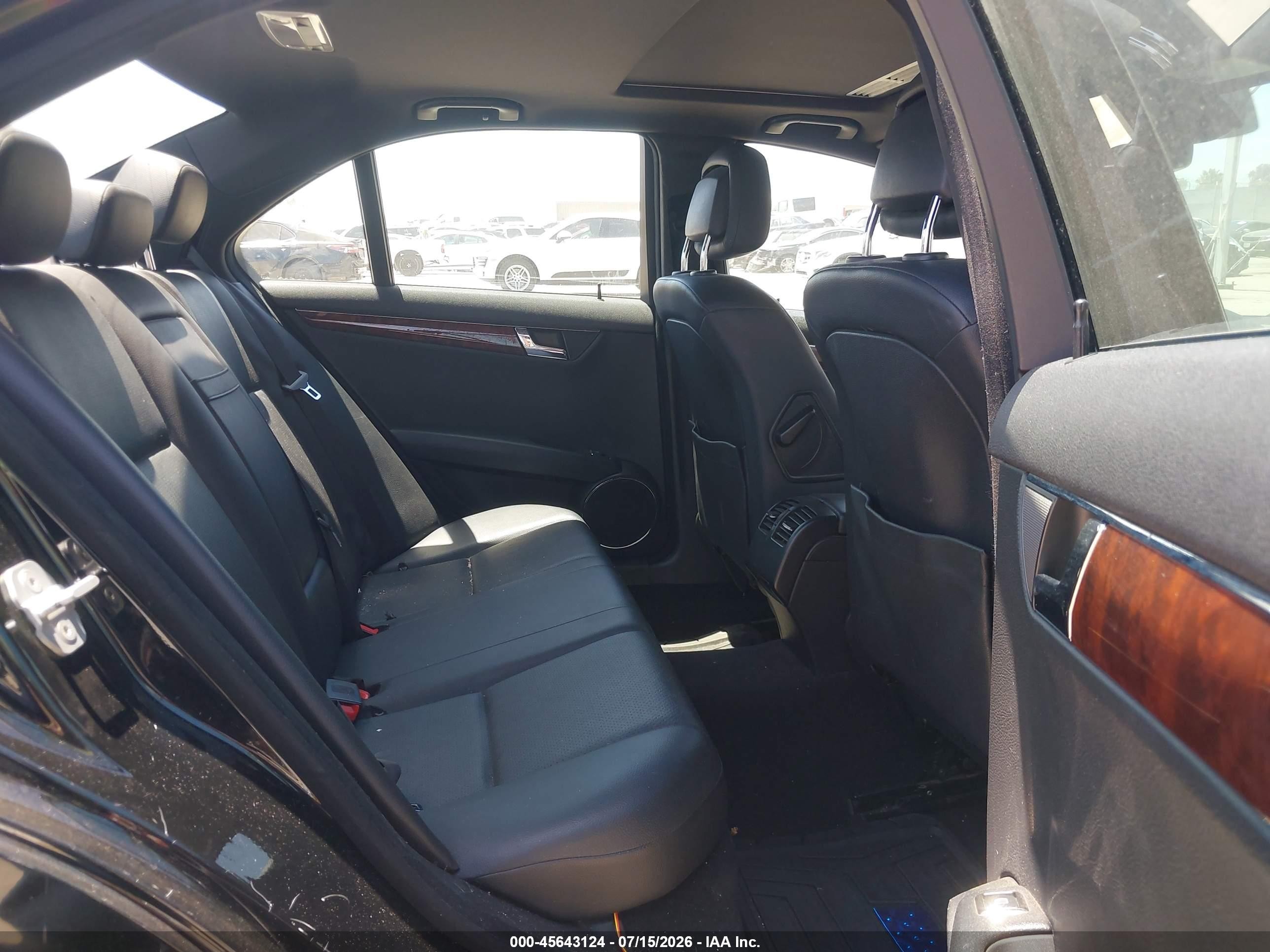 2009 Mercedes-benz C 300   Black vin: WDDGF54X29F332636