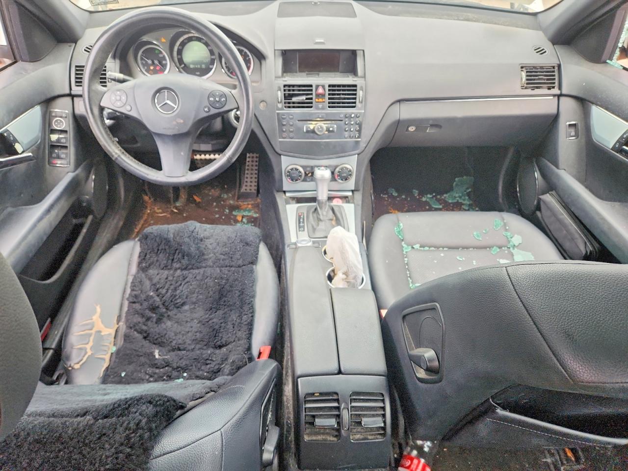 2009 Mercedes-benz C 300 Белый vin: WDDGF54X29R041889