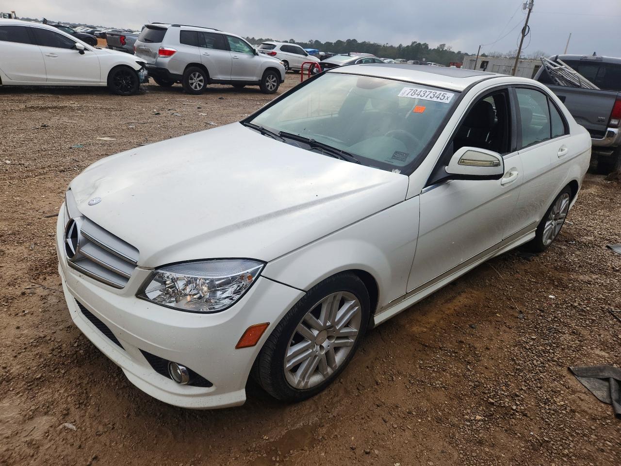 2009 Mercedes-benz C 300 White vin: WDDGF54X29R041889